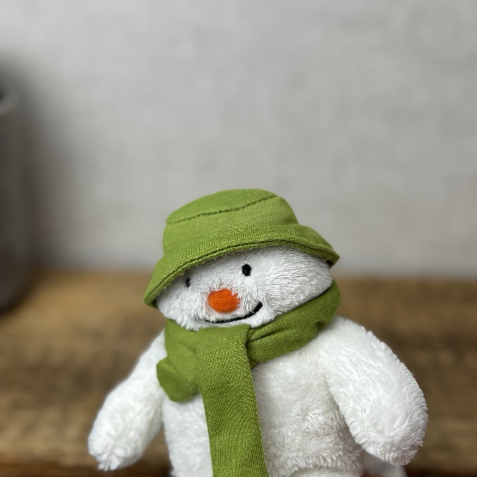 The Snowman Mini Soft Toy Baby Beanie - Christmas Rainbow Designs - R Briggs 5”