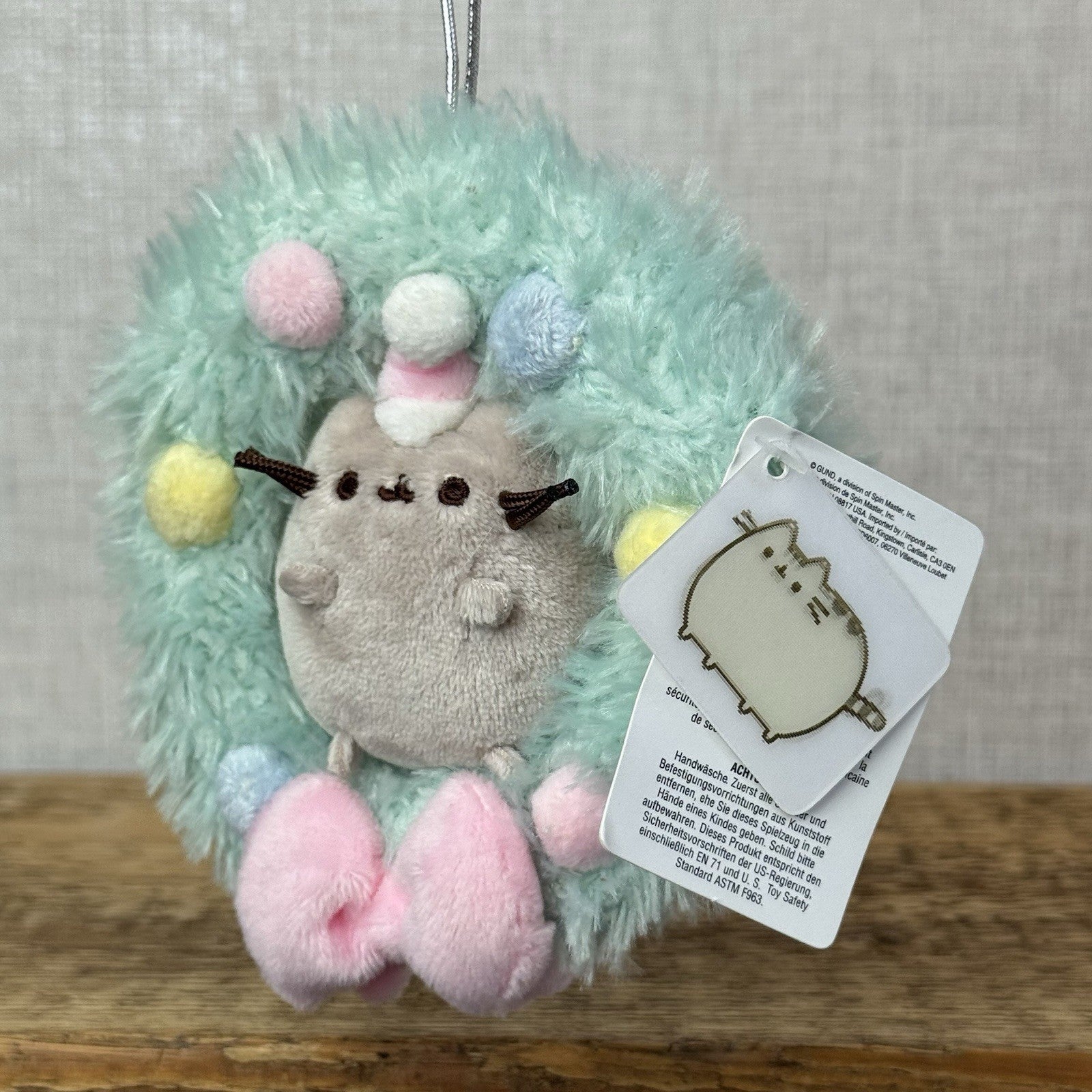 Gund Pusheen Cat - Christmas Wreath Ornament - Mini Pusheen Dangler 5"