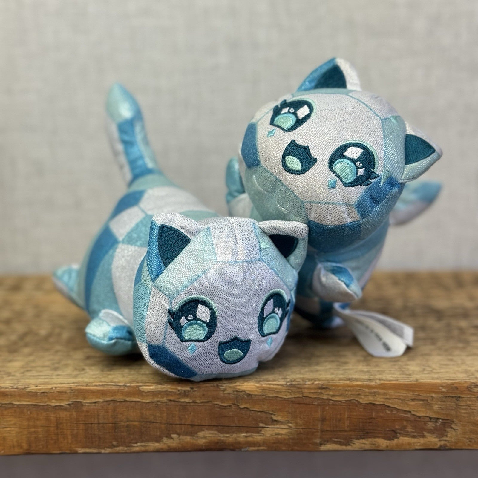 Aphmau MeeMeows- Celestial Mystery Diamond Cat Blue Light Blue Retired 5”