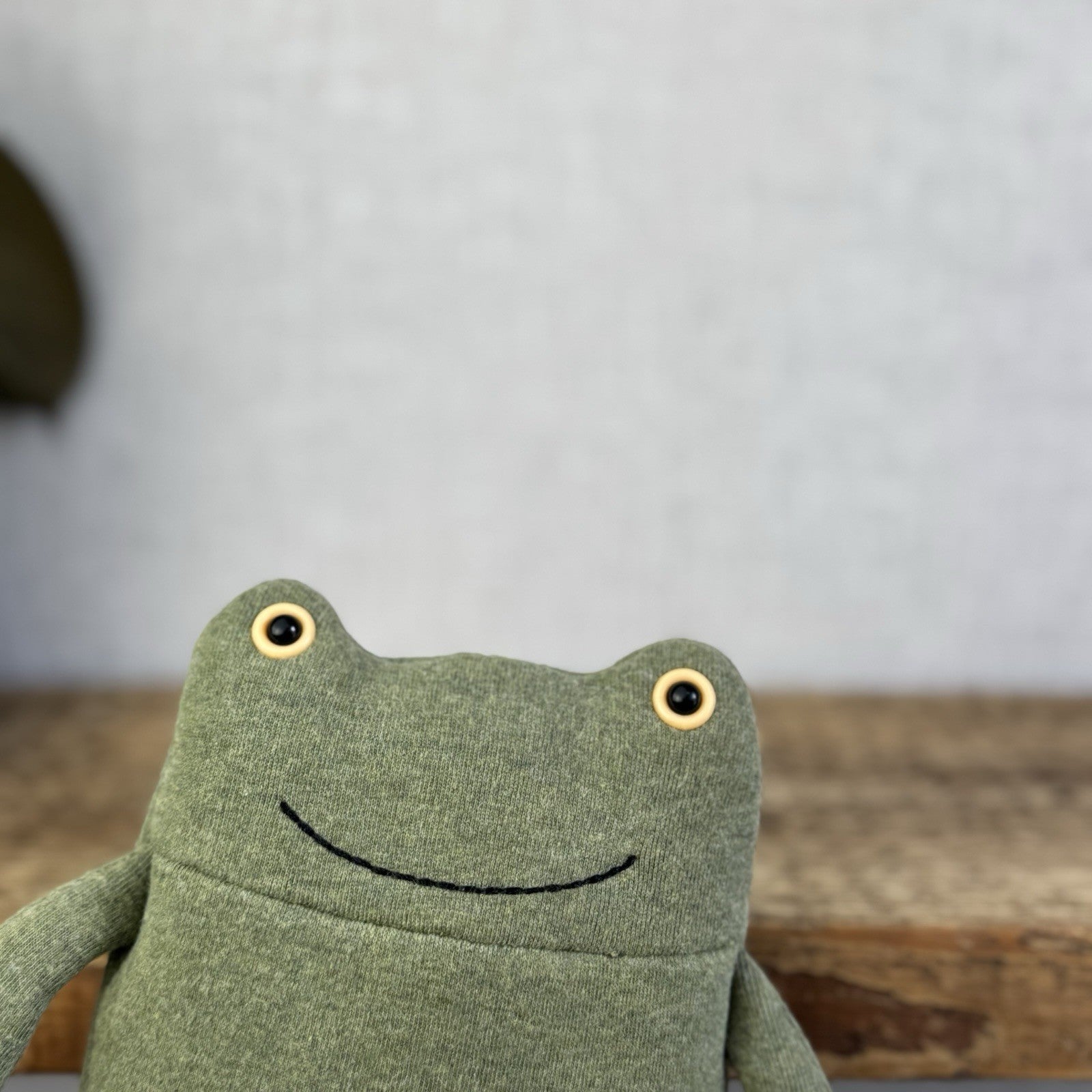 Jellycat Geek Frog - Jersey Green Soft Beanie Frog Toy Retired Small Cute 9"