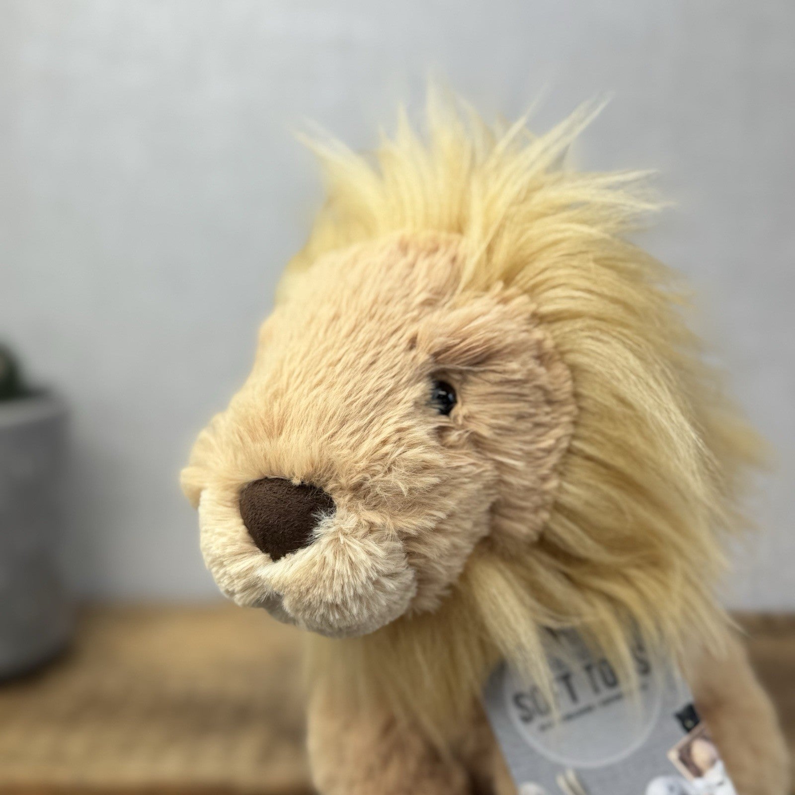 Jellycat Leonardo Lion Medium Wild CatTail - Sitting Lion Beanie Plush Retired