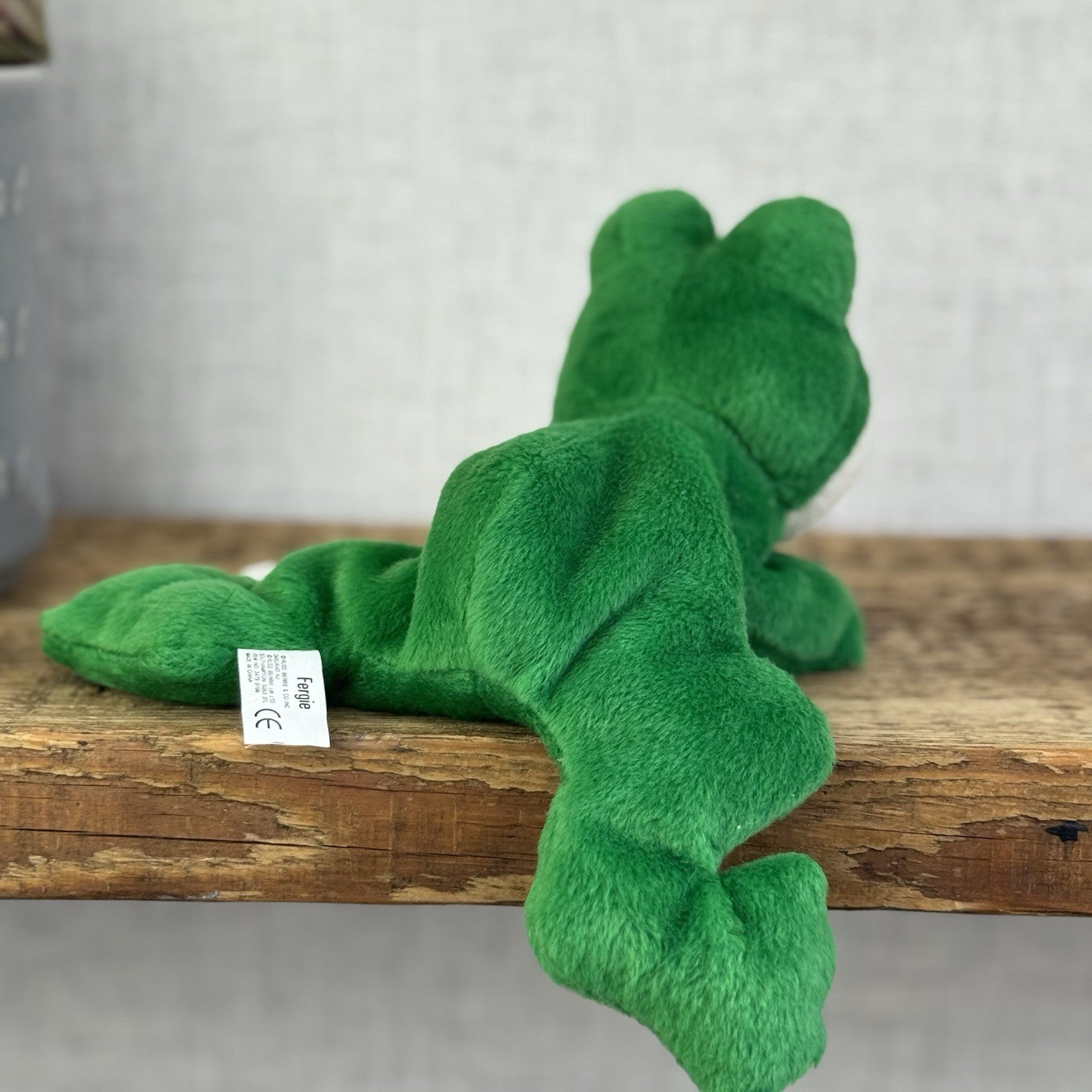 Russ Berrie Luv Pet Fergie - Floppy Beanbag Frog Soft Toy Retired With Tags 8”