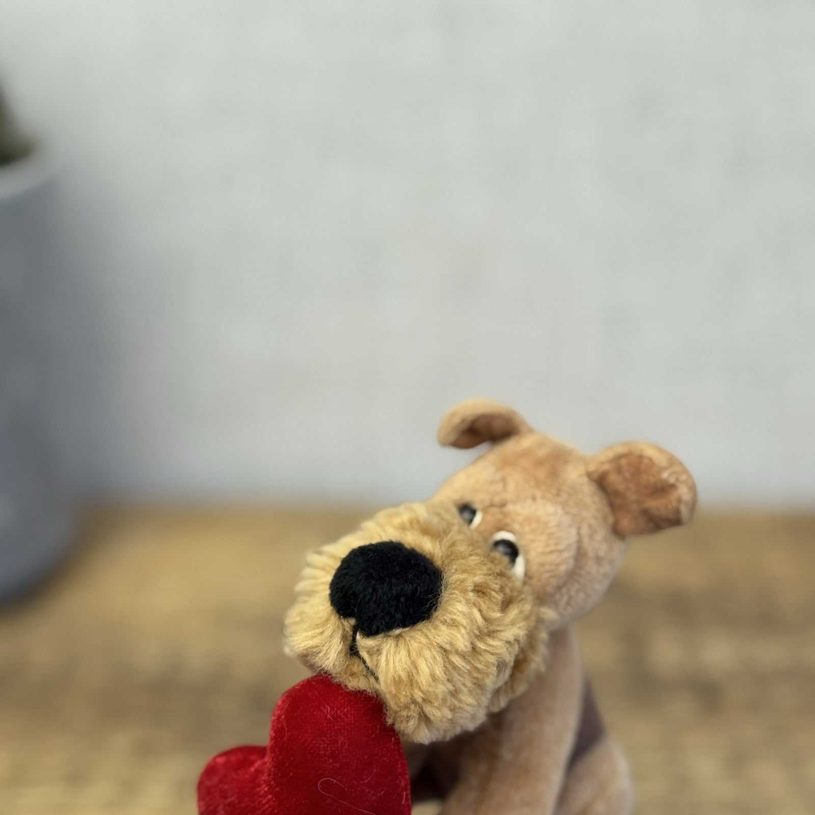 Russ Berrie Mini Beanie Schnauzer Dog Holding Heart - Miniature Soft Toy Tags 
