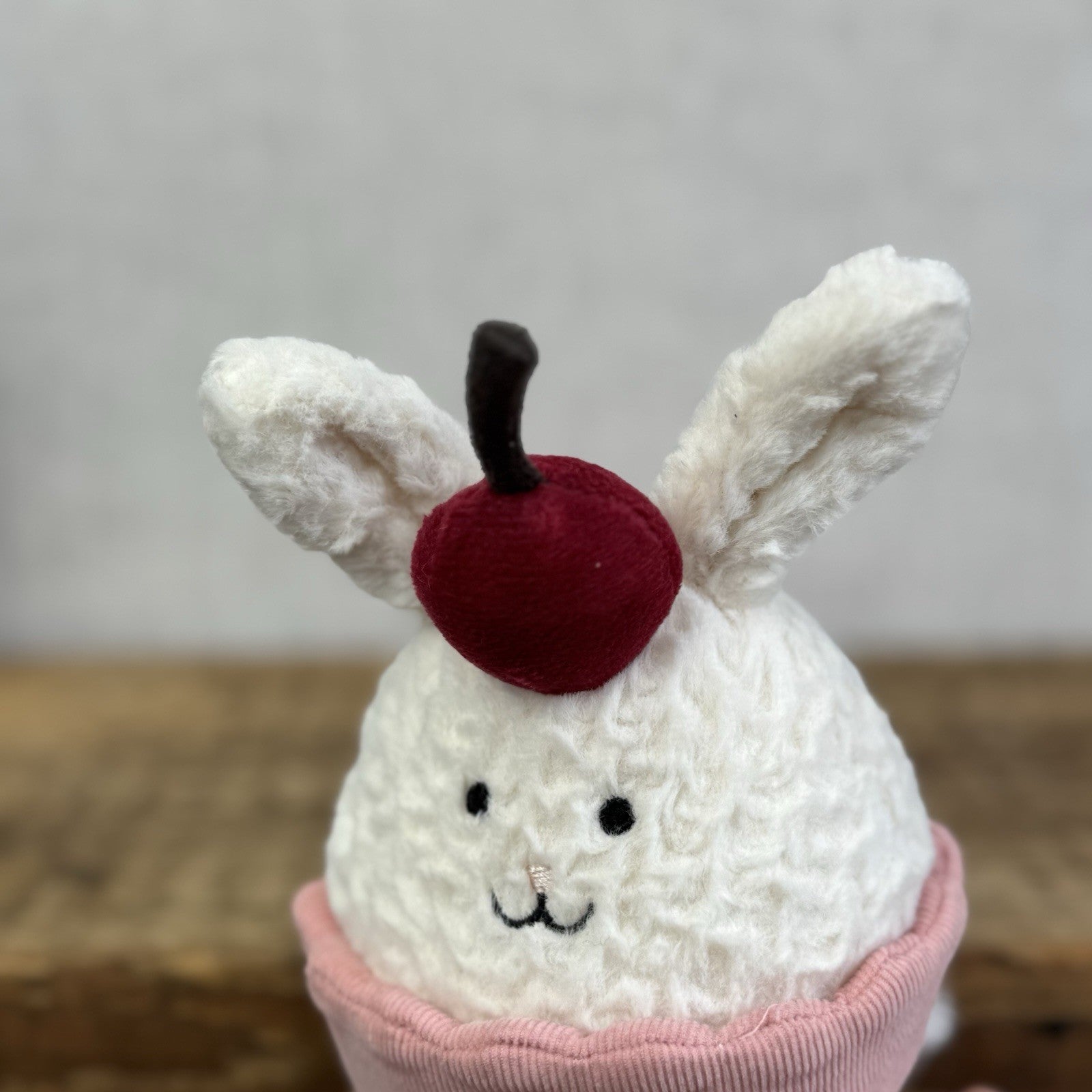 Jellycat Dainty Dessert Bunny Cupcake New With Tags Cute Cupcake Plush 6"