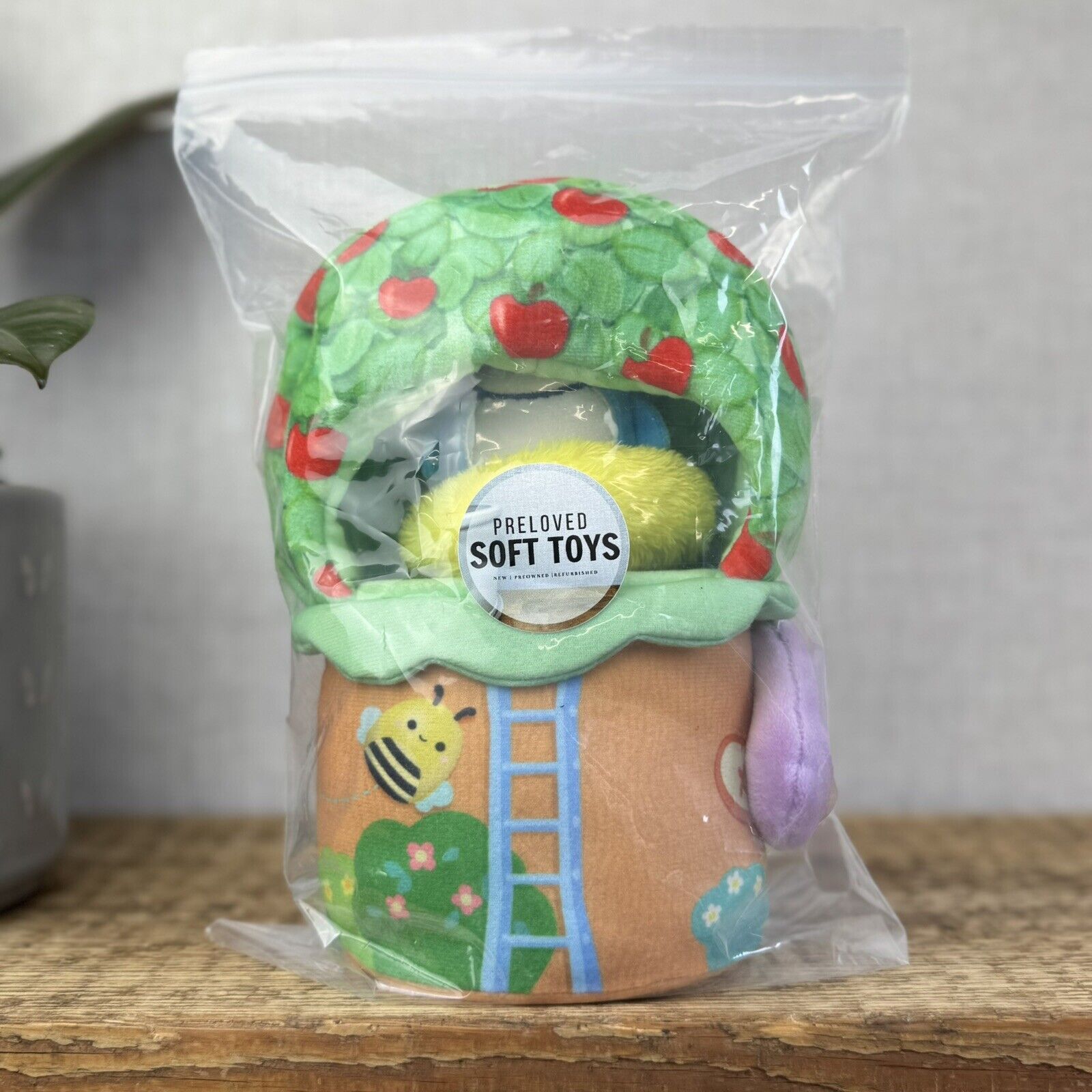 Squishmallow Squishville - Tiptop Treehouse Play Set - Babs The Bluejay 2” Tiny