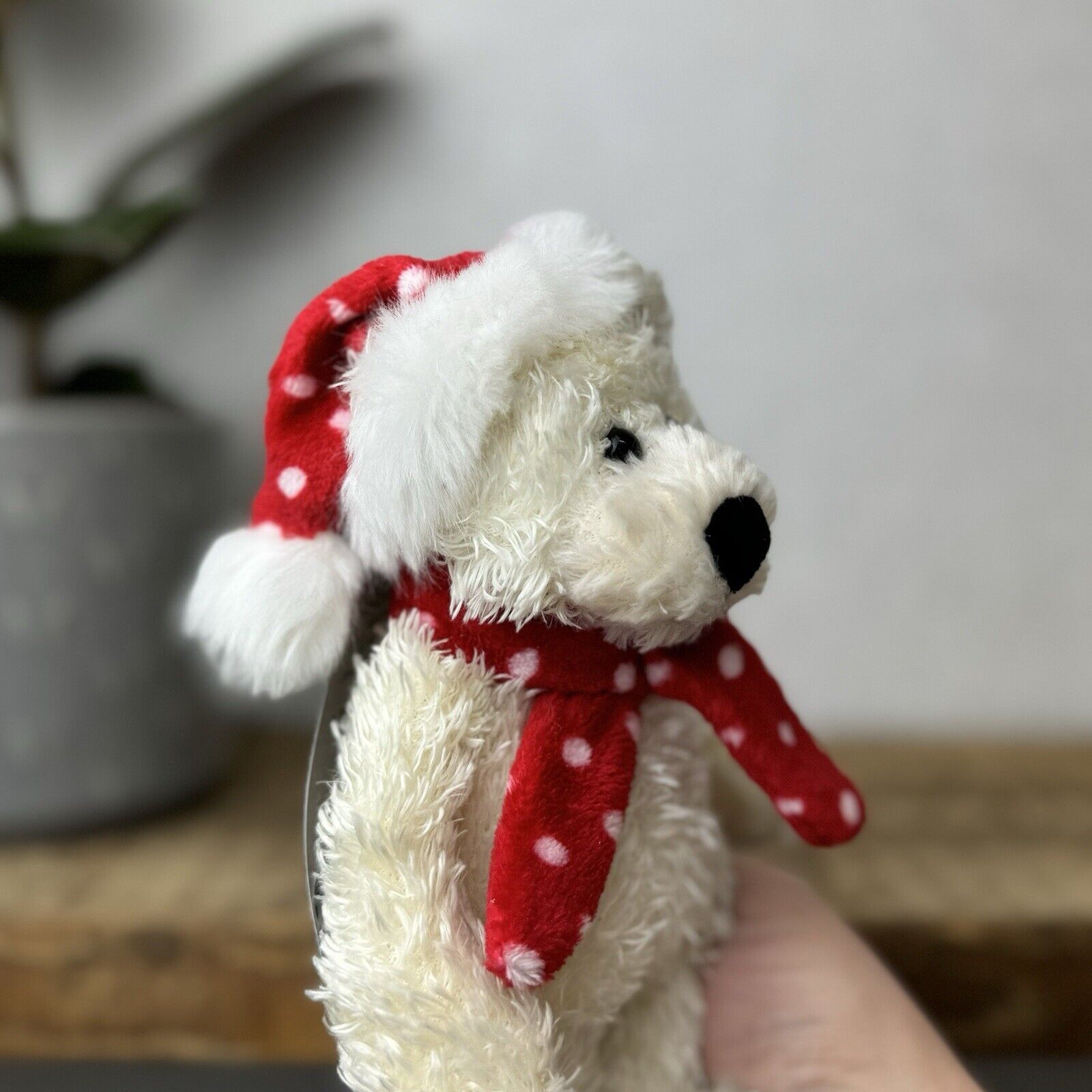 Jellycat Jingly Polar Bear Tot - White Polar Bear Tot In Christmas Hat/scarf 7”