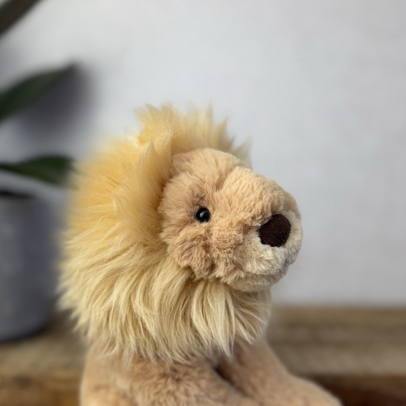 Jellycat Leonardo Lion Small Cat Long Tail - Sitting Jellycat Lion Small 7”