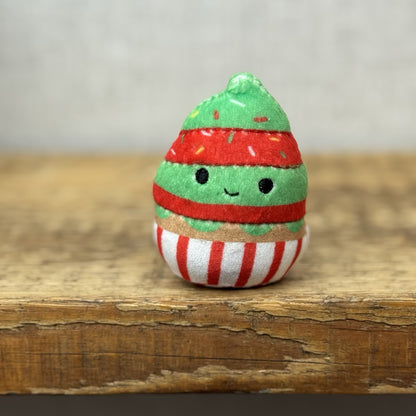 Squishmallow Squishville - Chantal Christmas Cupcake Mini cupcake Plush