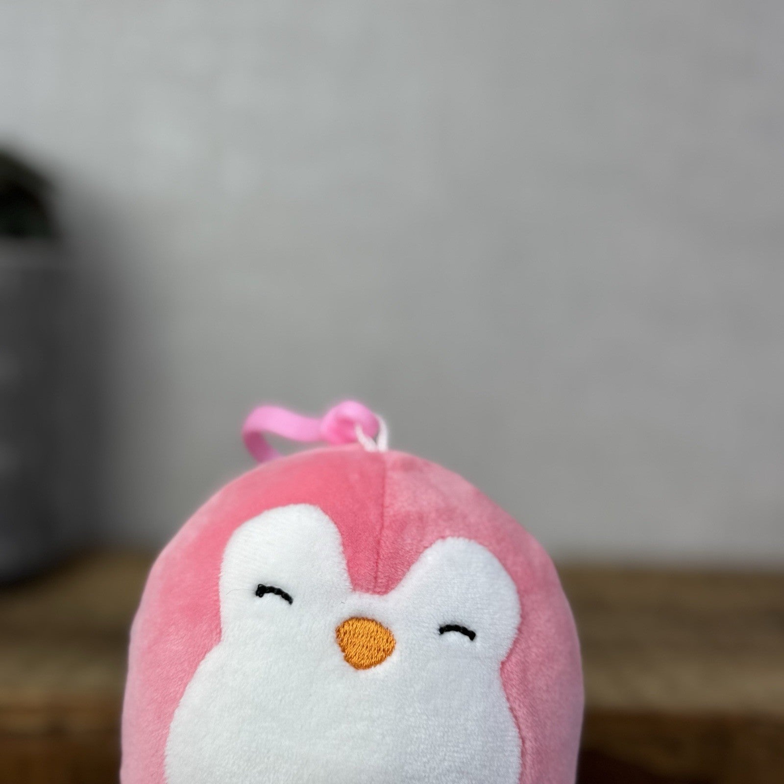 Squishmallow Keyring Clip Bagcharm - Pink Penguin Squish Mini Piper 4"