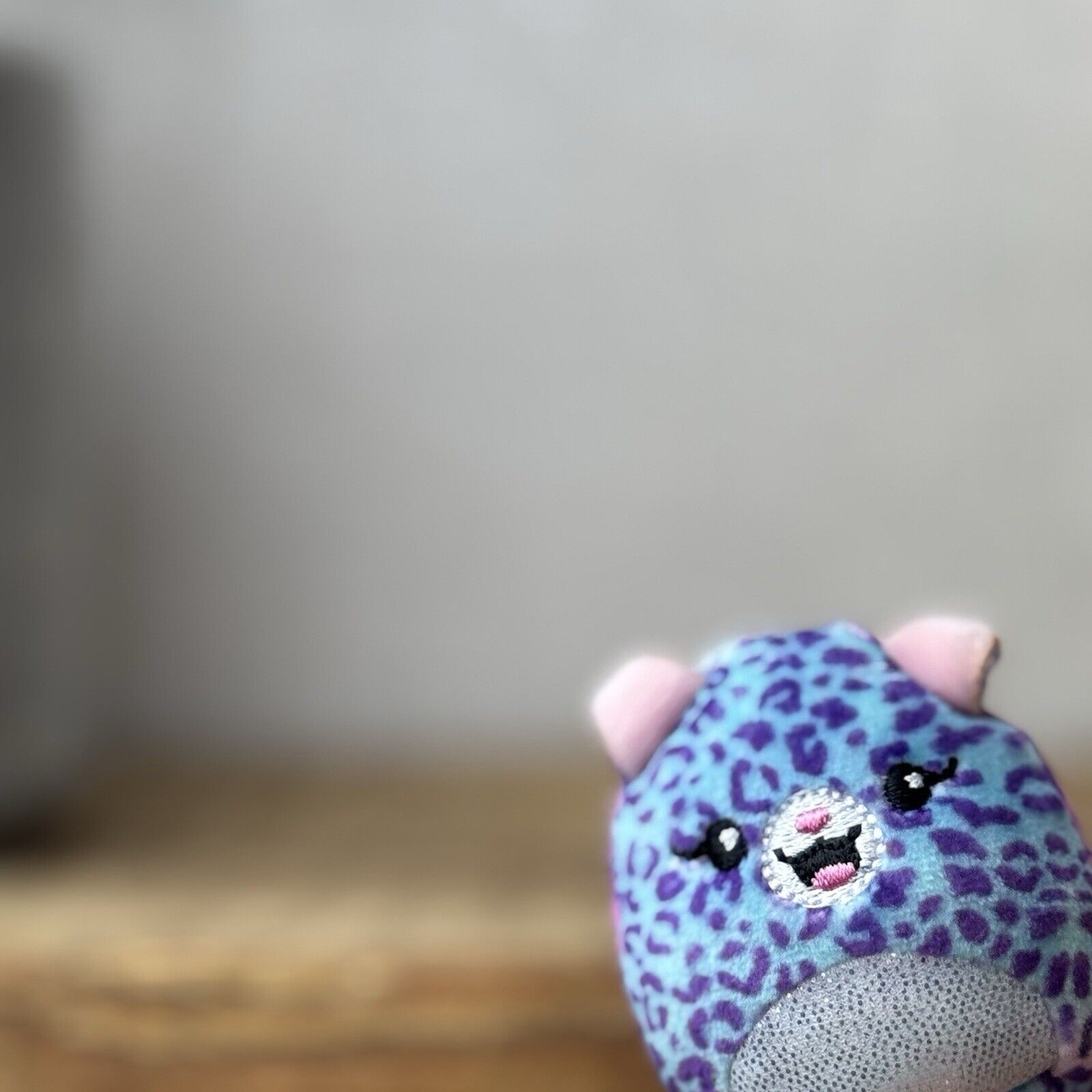Squishmallow Squishville - Kat The Leopard - Purple Glittery Cat Leopard Mini 2"
