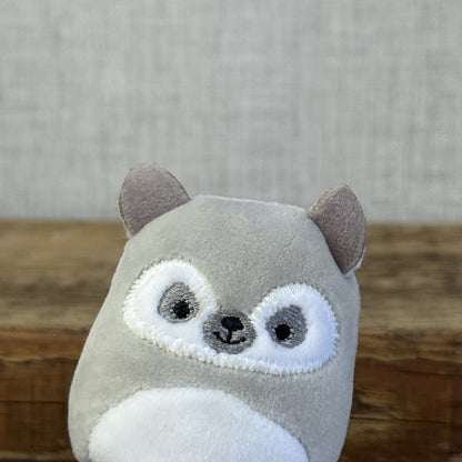 Squishmallow Squishville - Lauren Lemur Grey Striped Tail (Multi Buy Discount)