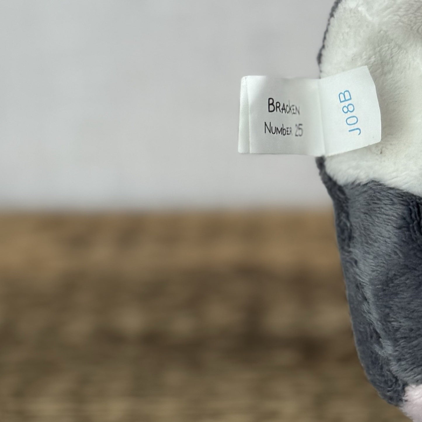 Blue Nose Friends Bracken Badger #25 - Small Grey/White Badger Soft Toy Beanie 