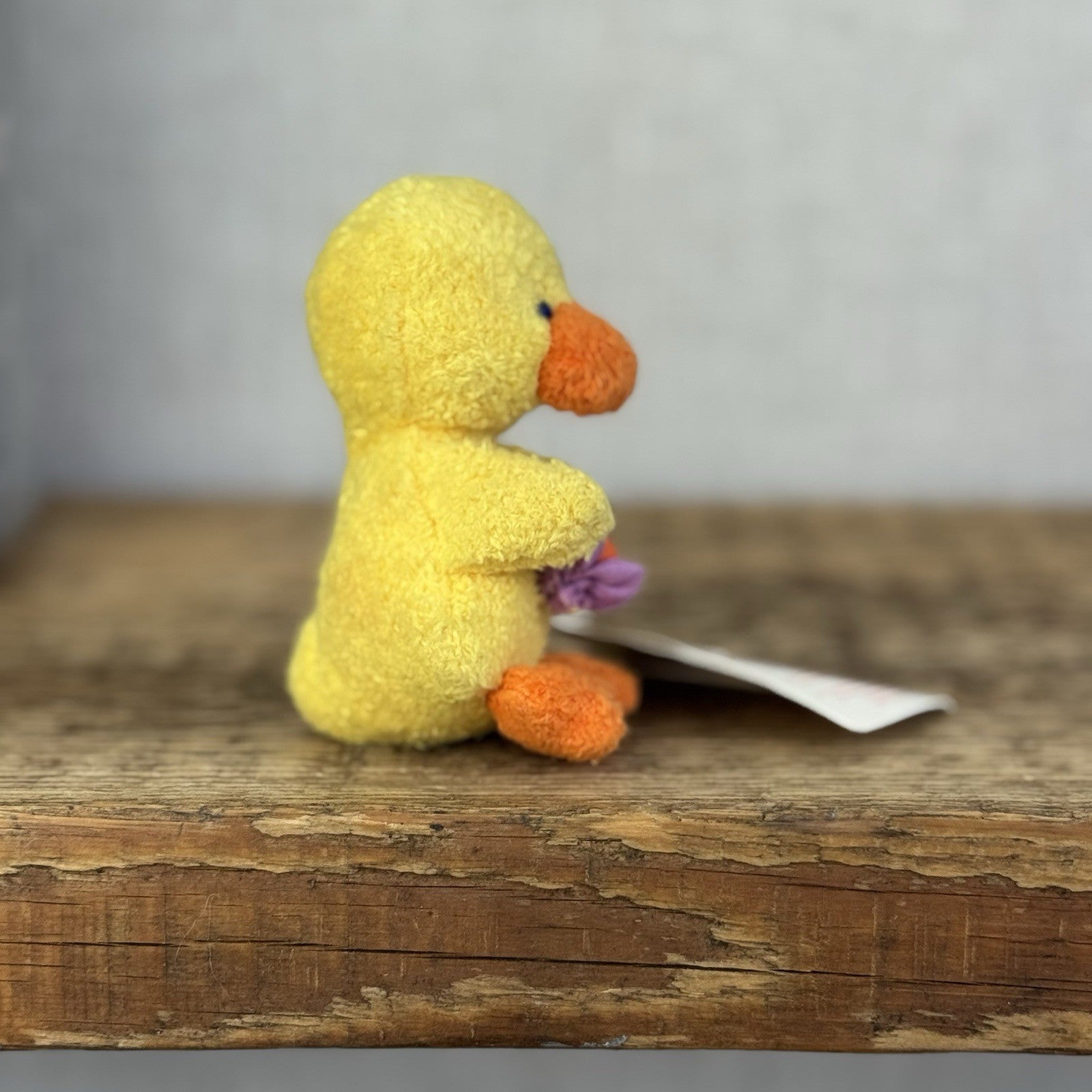 Russ Berrie Mini Luv Bunch - Tiny Duckling Holding Flower Plush New With Tags 3”