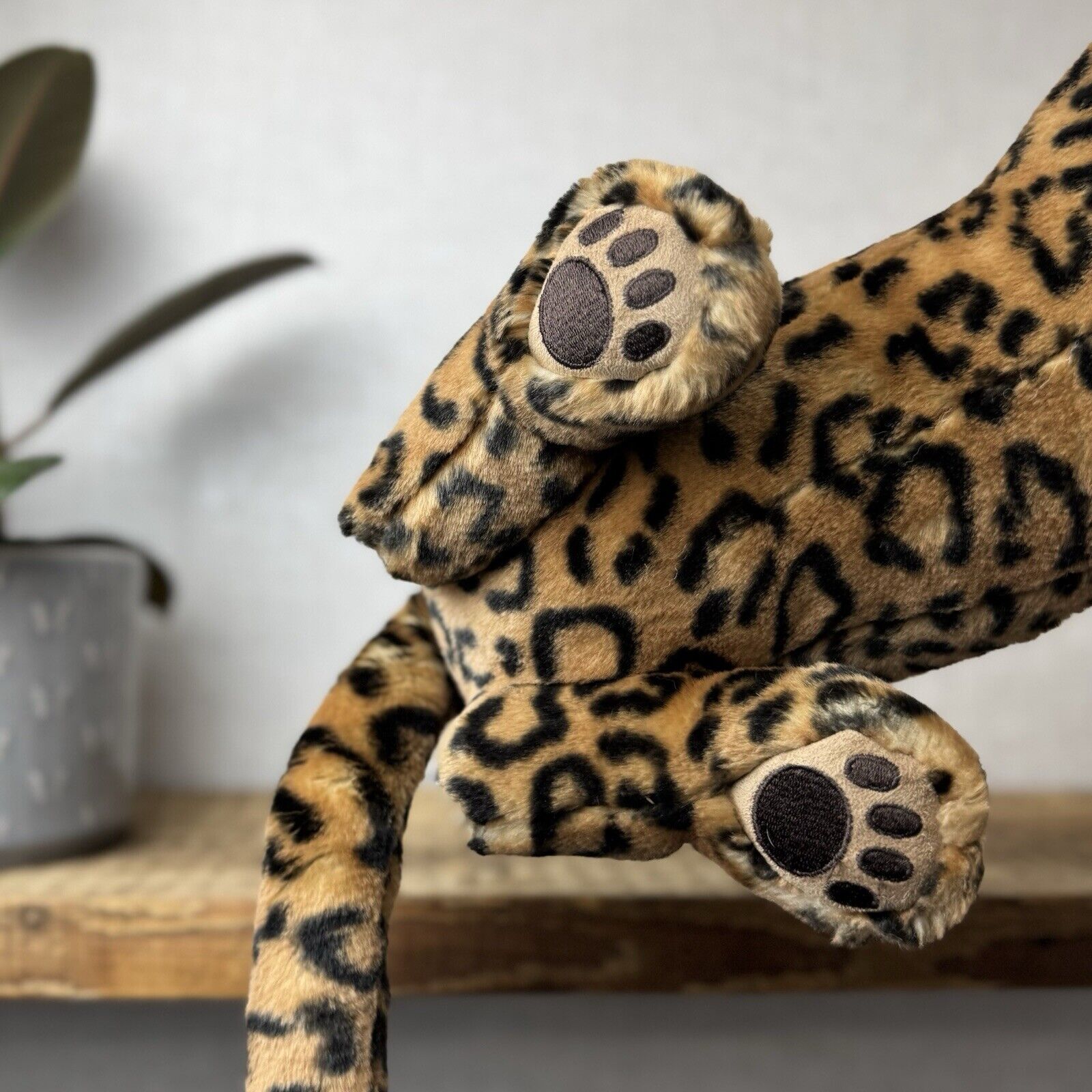 Steiff Laying Leopard With Ear Button - Large Leopard Collectible 17” - 064036