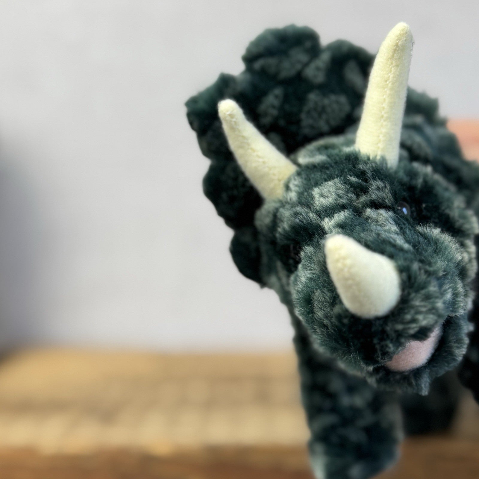 Russ Berrie Triceratops Green Textured Standing Dinosaur Soft Toy Beanie 9”