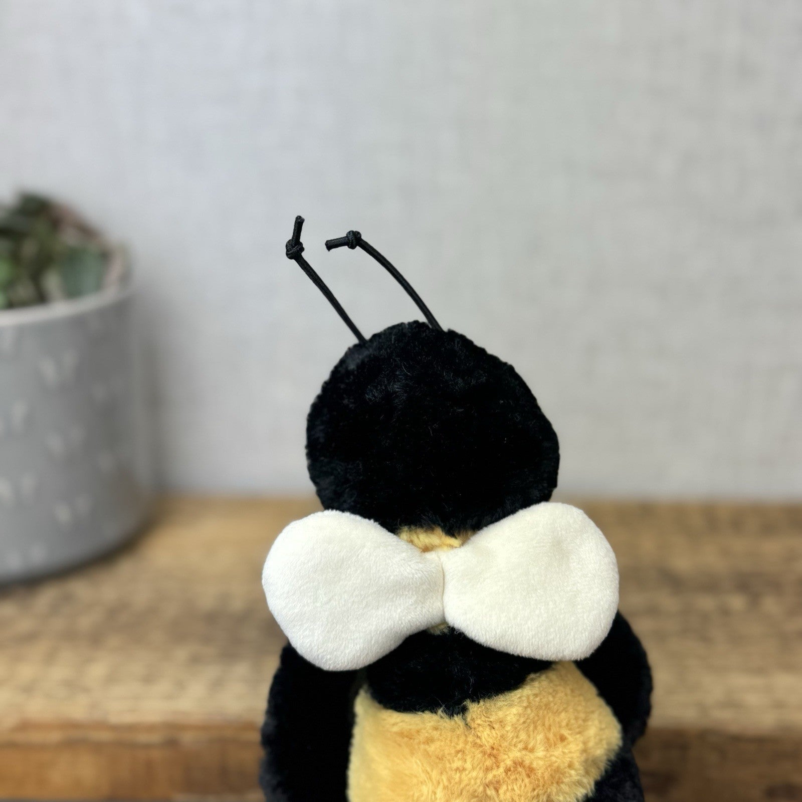 Jellycat Small Bashful Bumble Bee - Older Style Fabric Wings Small Bee Beanie 8"