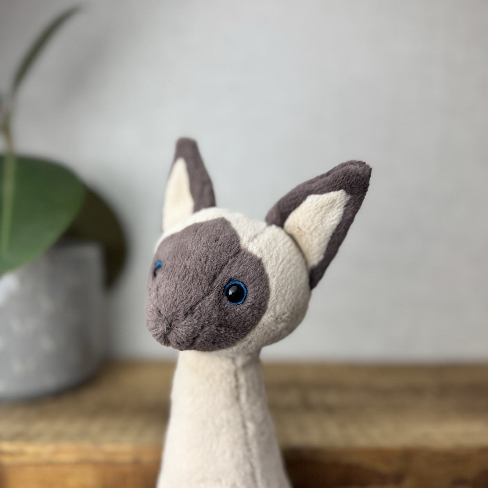 Jellycat Iris Siamese Cat - Tall Sitting Siamese Cat Blue Eyes Beanie Rare 11"