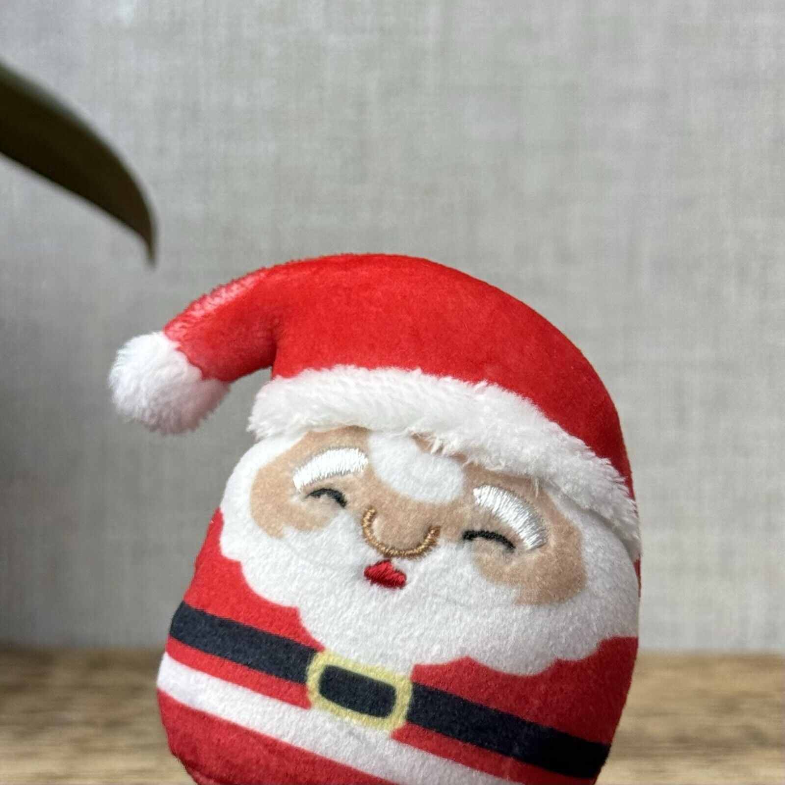 Squishmallow Squishville - Christmas Nick Mini Santa - Tiny Advent 2023 Plush 2"