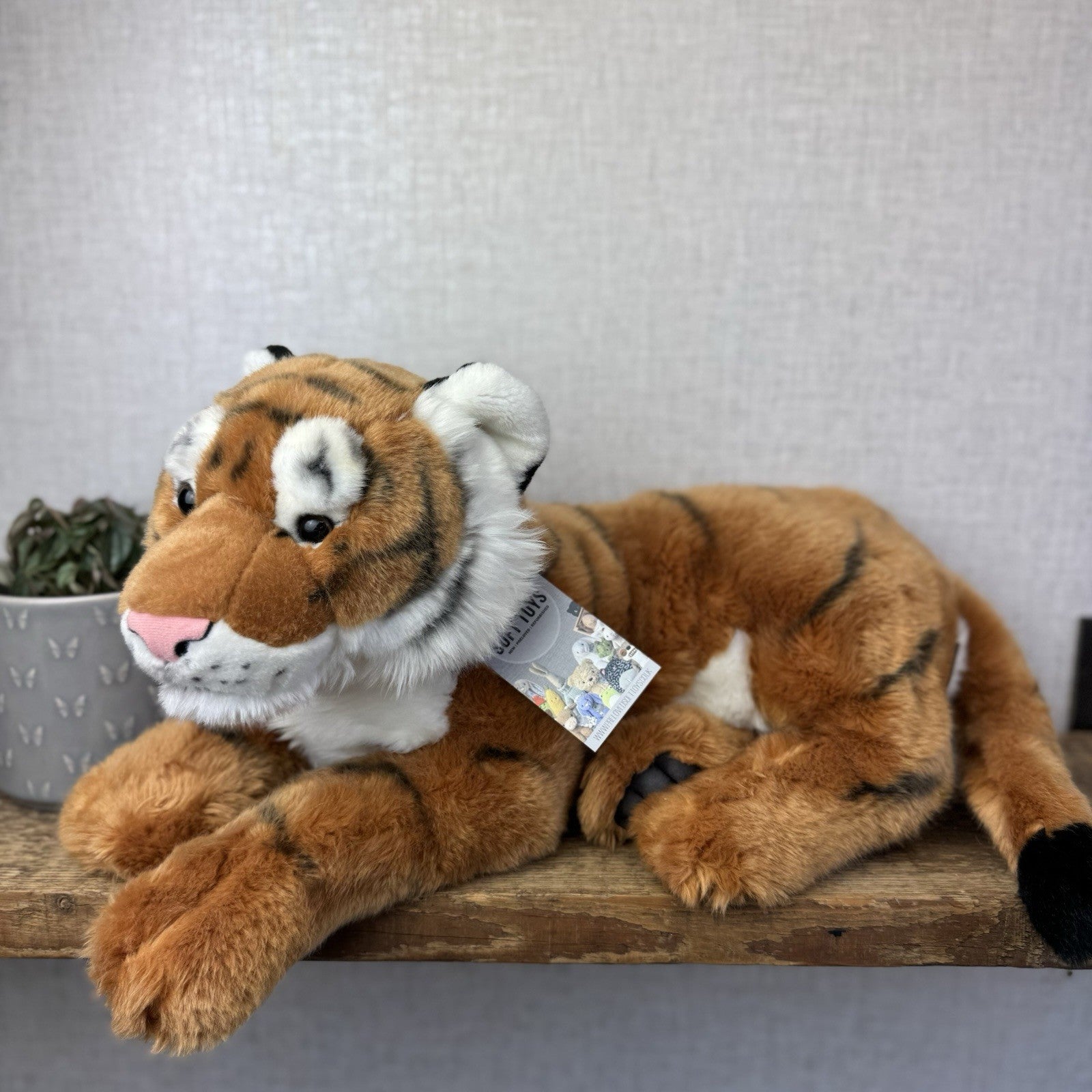 FAO Schwarz Tiger 2018 - Large Lifelike Tiger Beanie Plush Large Pristine NWOT 
