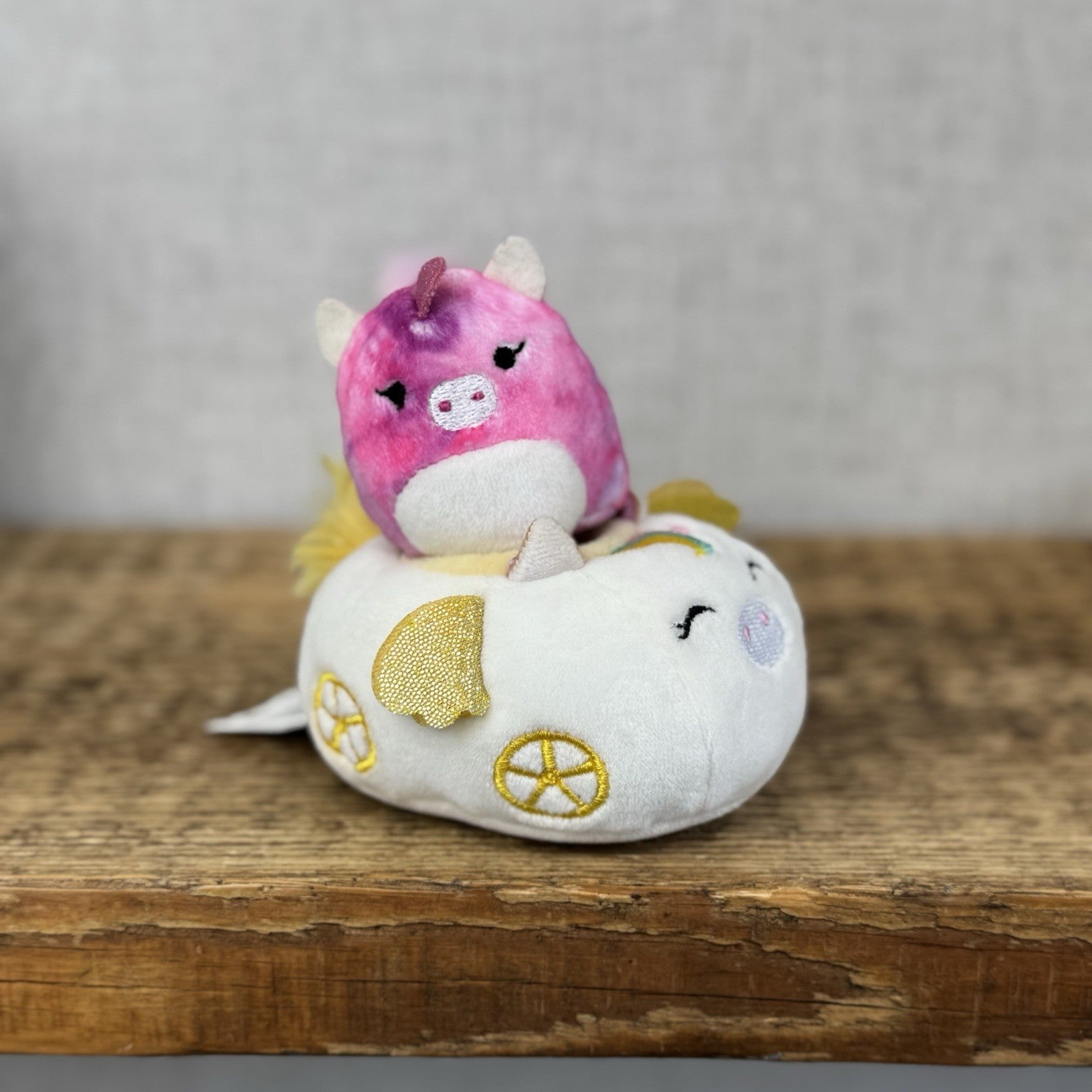 Squishmallow Squishville - Willow SV Carriage Pegasus Unicorn Car