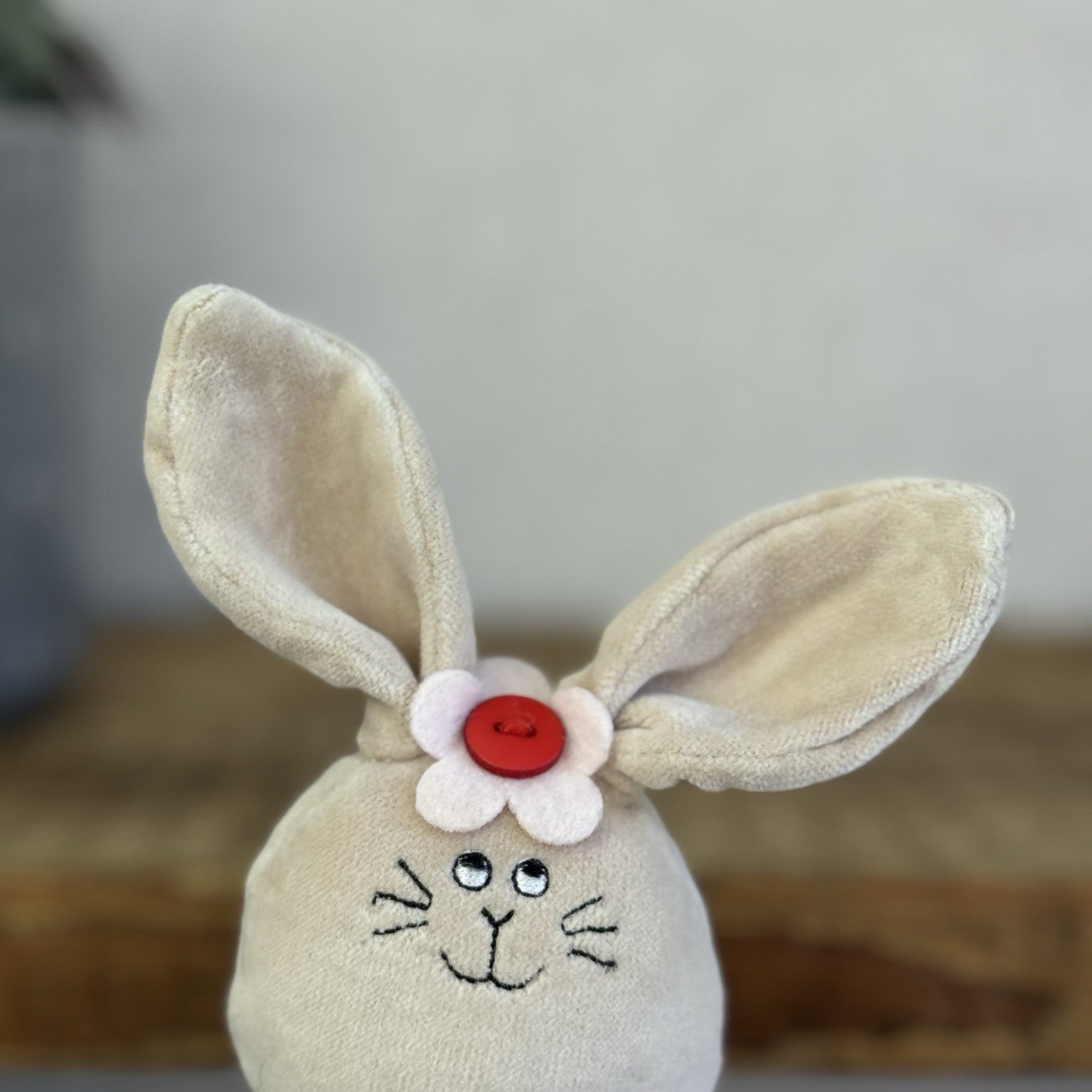 Jellycat Large Bean Bunny - Vintage Bunny With Flower - NWOT Collectible 5"