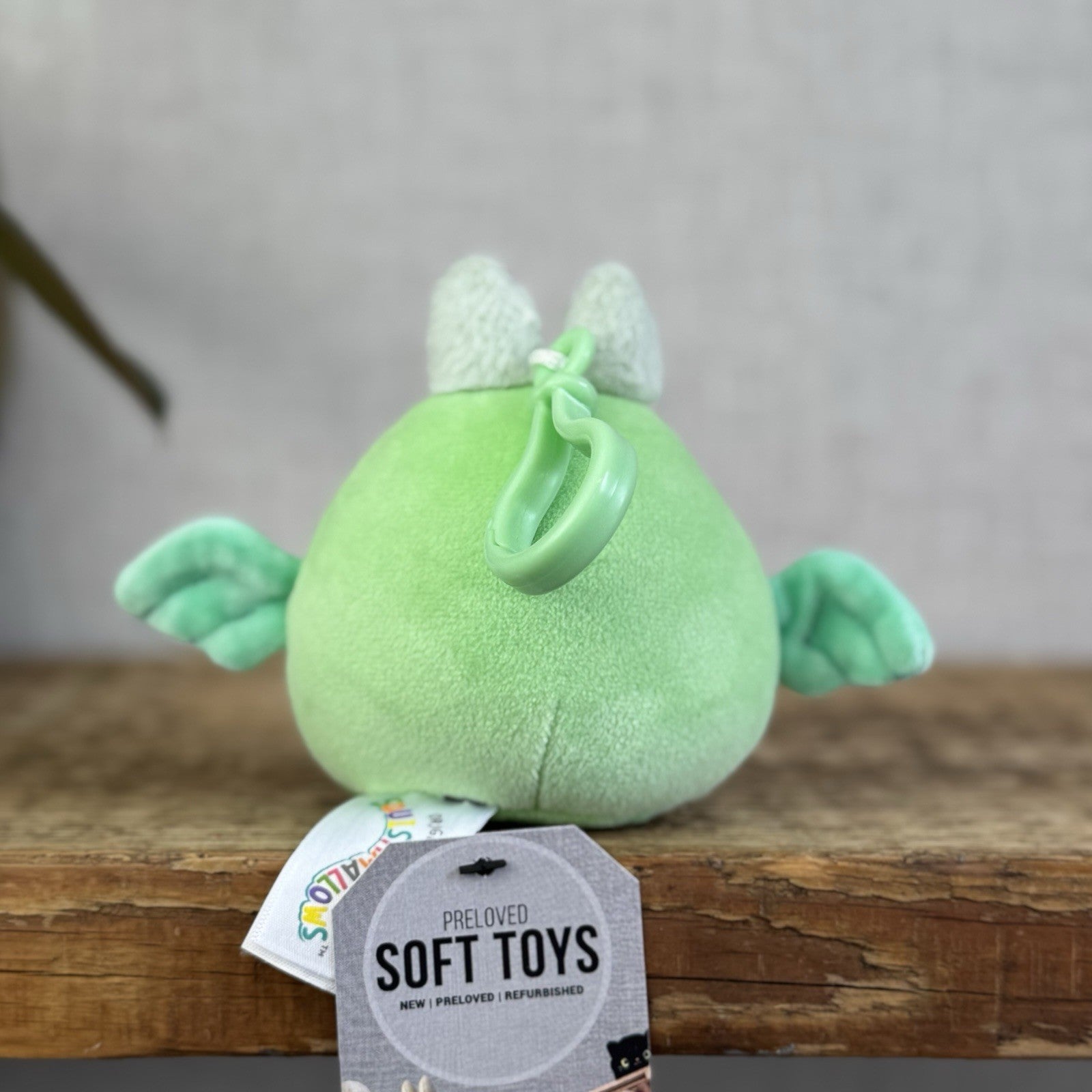 Squishmallows Tove The Mothman Clip / Keyring Squish Green Fluffy Cute 3.5”
