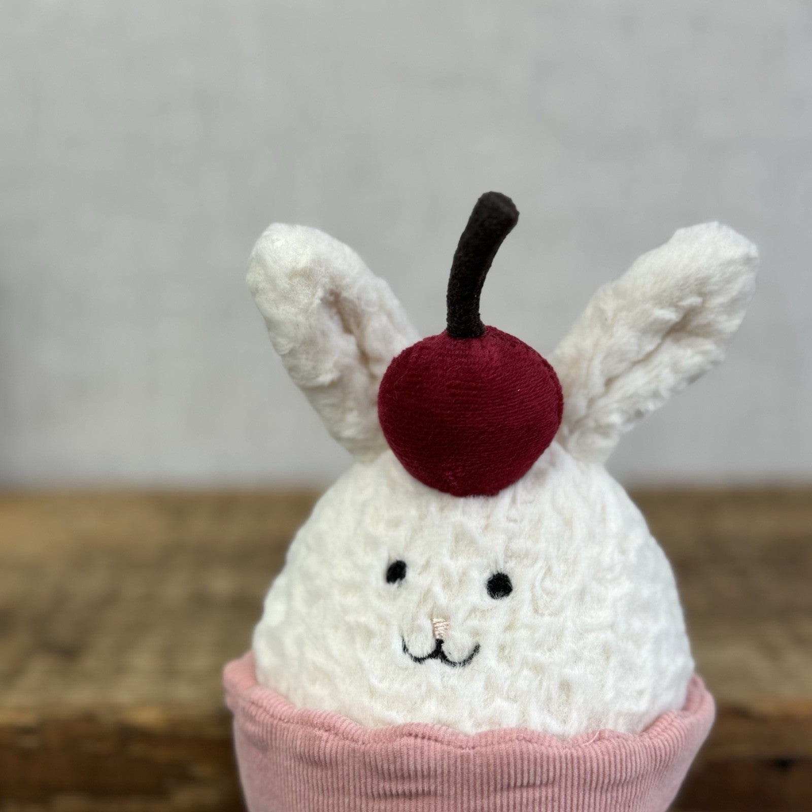 Jellycat Dainty Dessert Bunny Cupcake New With Tags Cute Cupcake Plush 6"