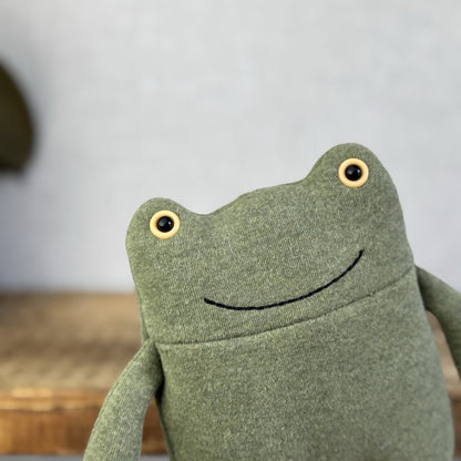 Jellycat Geek Frog - Jersey Green Soft Beanie Frog Toy Retired Small Cute 9"