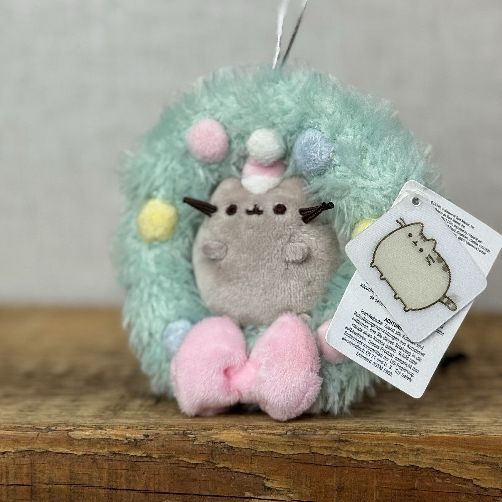 Gund Pusheen Cat - Christmas Wreath Ornament - Mini Pusheen Dangler 5"
