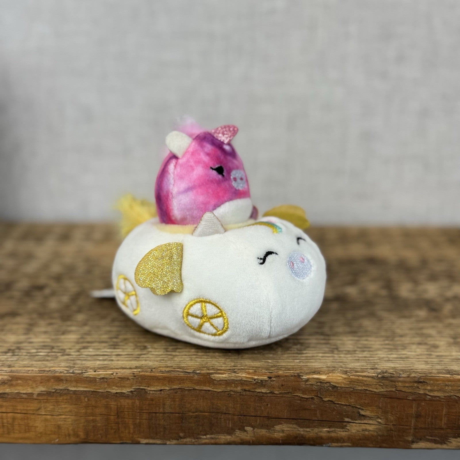 Squishmallow Squishville - Willow SV Carriage Pegasus Unicorn Car