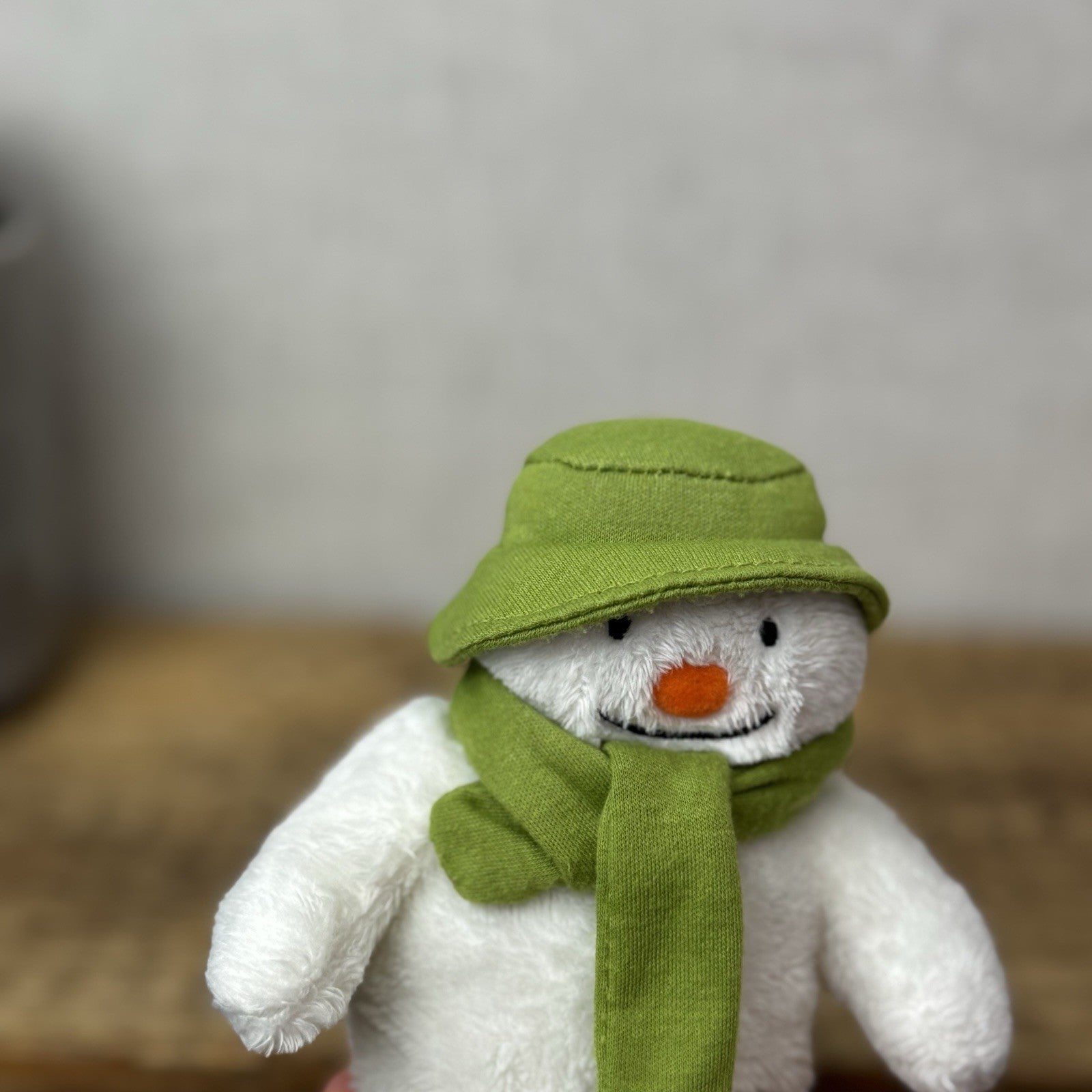 The Snowman Mini Soft Toy Baby Beanie - Christmas Rainbow Designs - R Briggs 5”