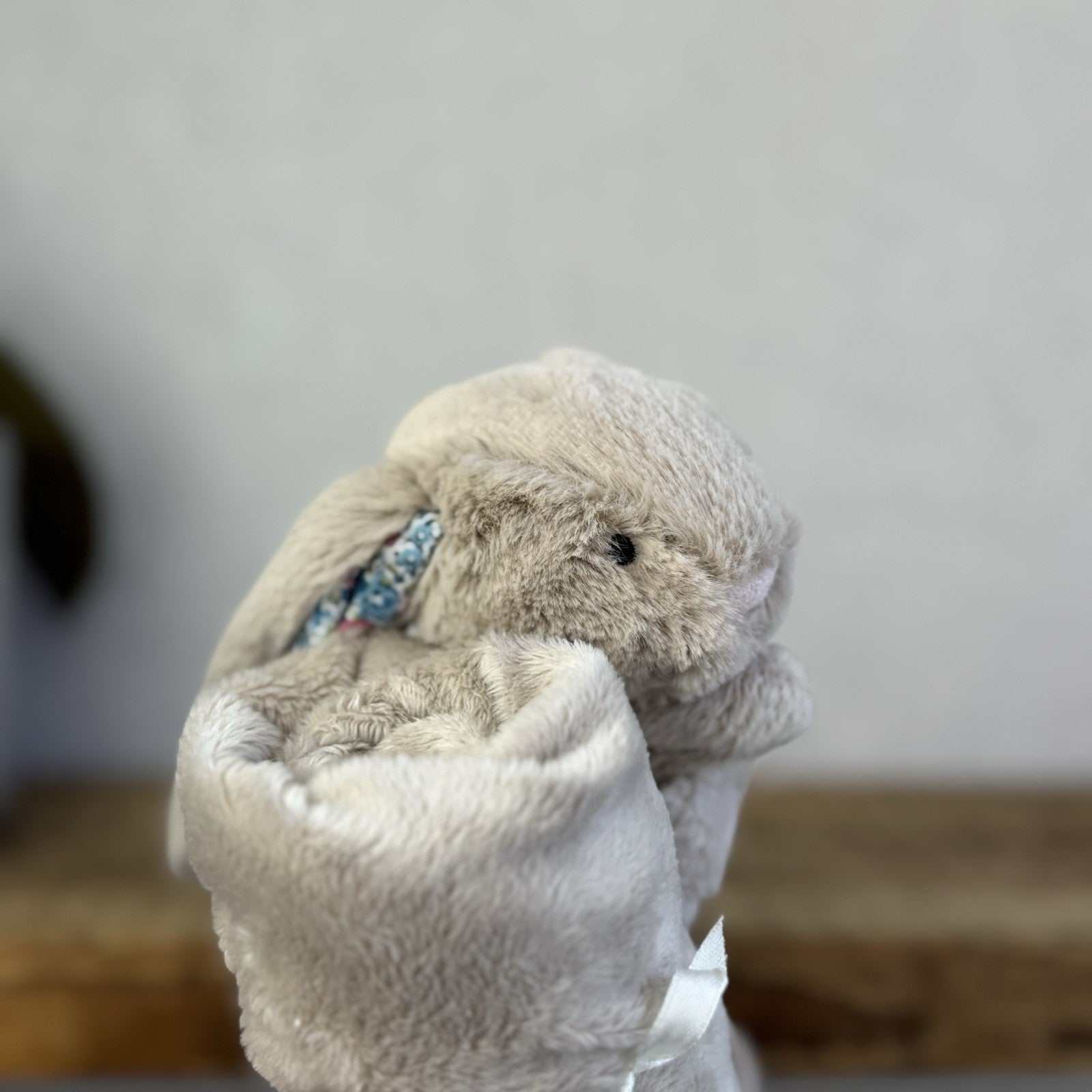 Jellycat Bashful L Beige Blossom Bunny Blue Soother - Retired New Without Tags