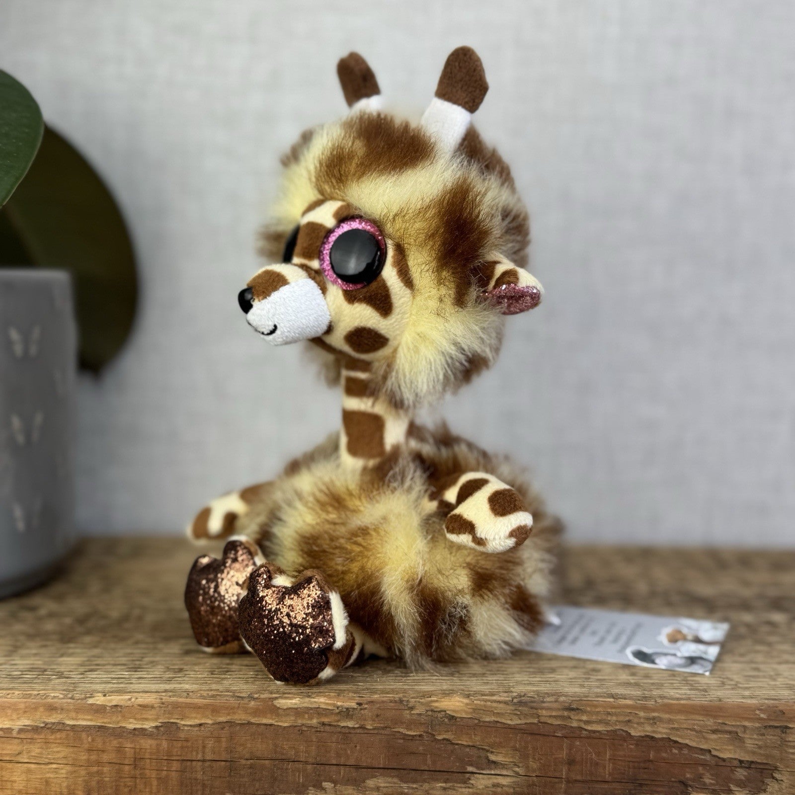 TY Beanie Boo Collectable Gertie Giraffe - Fluffy Big Eye Sparkly Giraffe NWOT