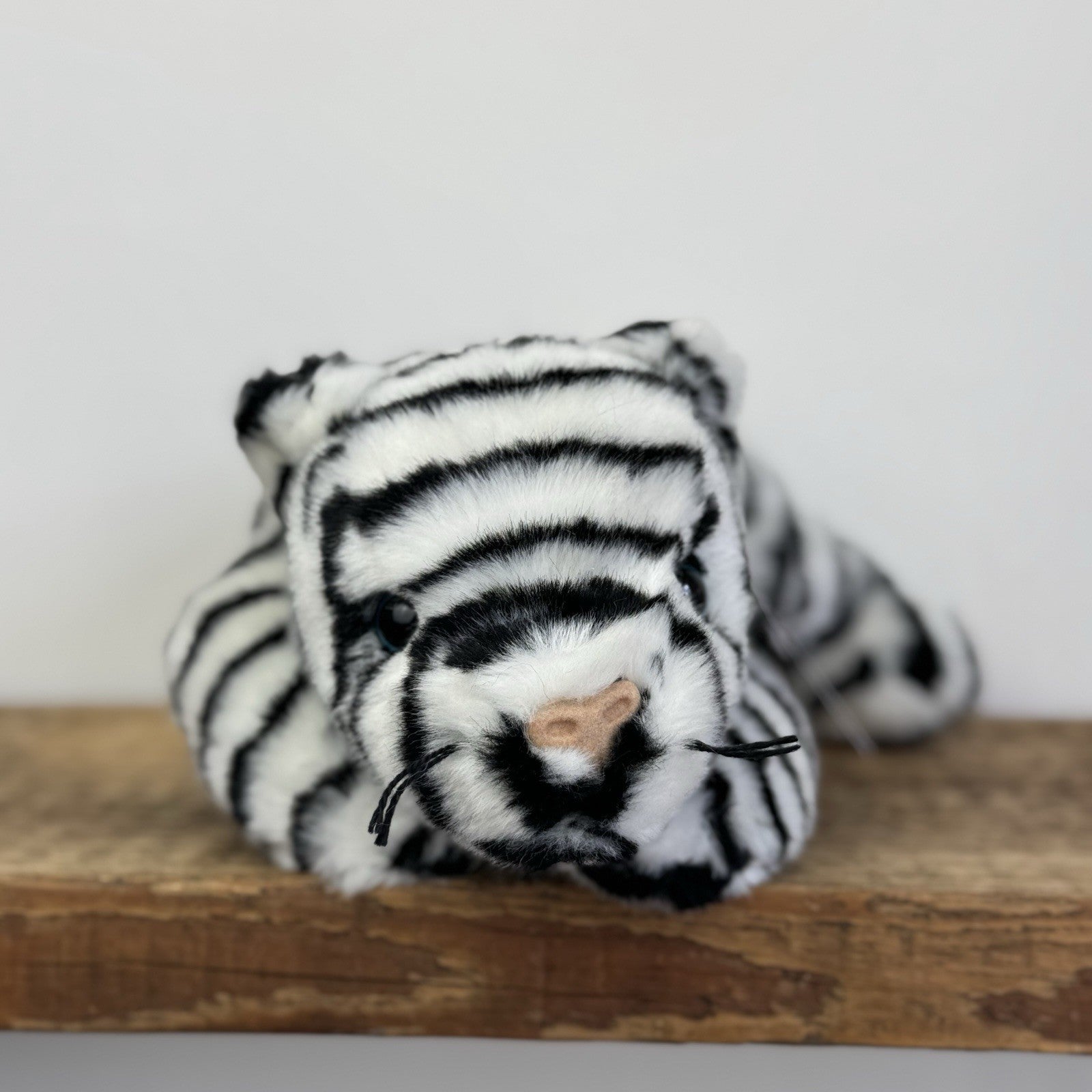 TY Beanie Buddies Blizzard- Beanie Laying White Tiger Soft Toy 2000s
