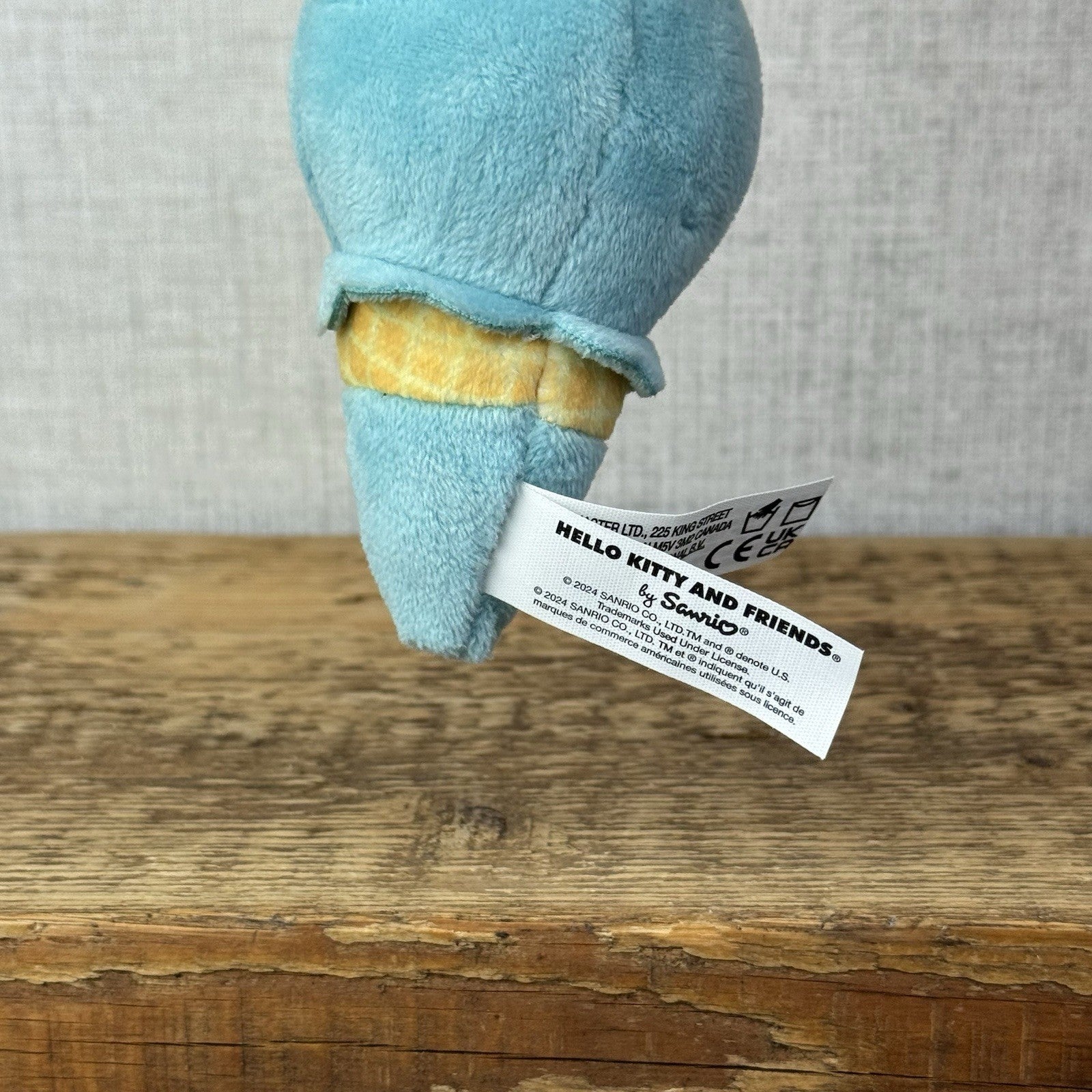 Gund Sanrio Hello Kitty And Friends Keyring - Tuxedosam Ice Cream Surprise Blue