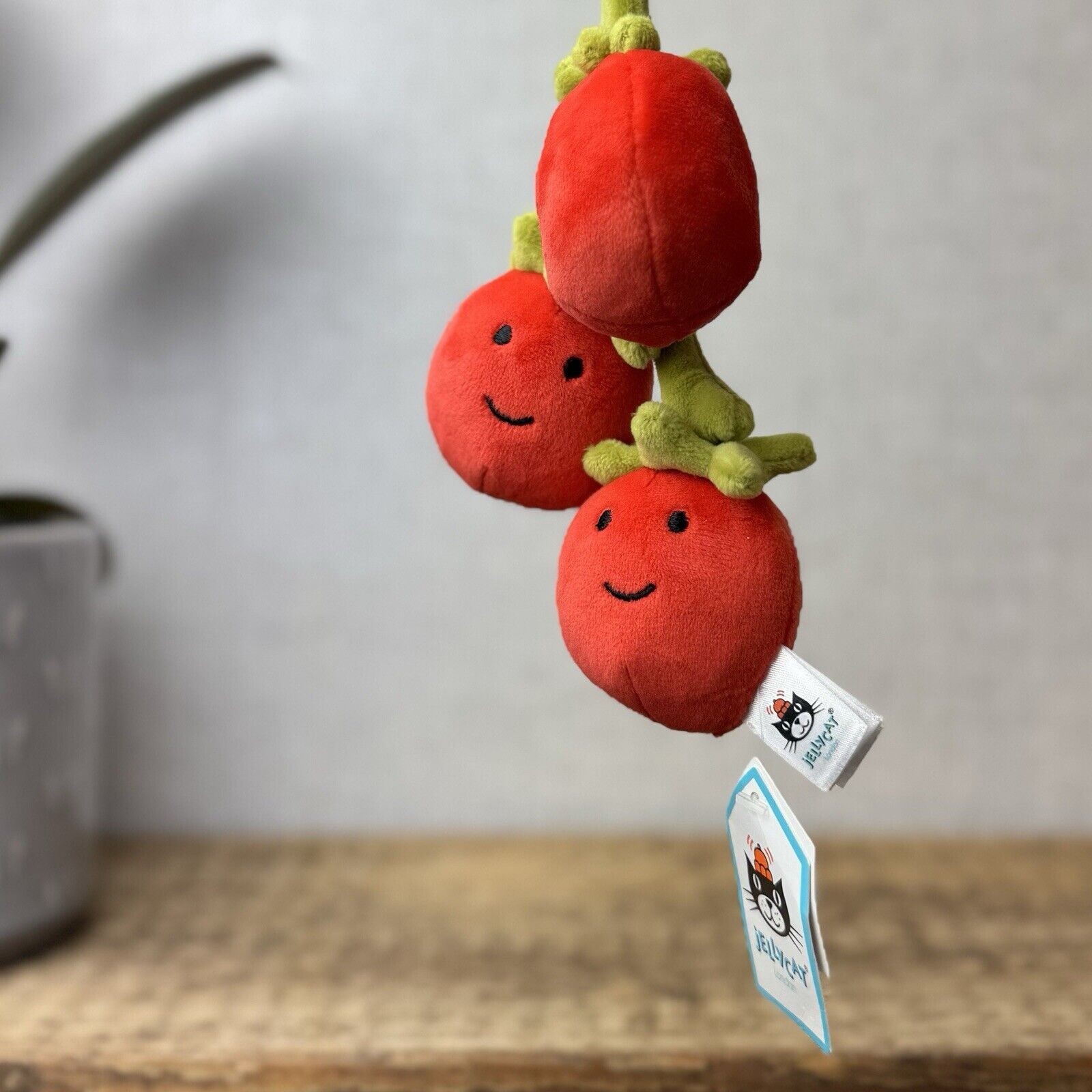 Jellycat Vivacious Tomato - Tomato On Vine - Food Play Soft Toy - Gift - New 8”
