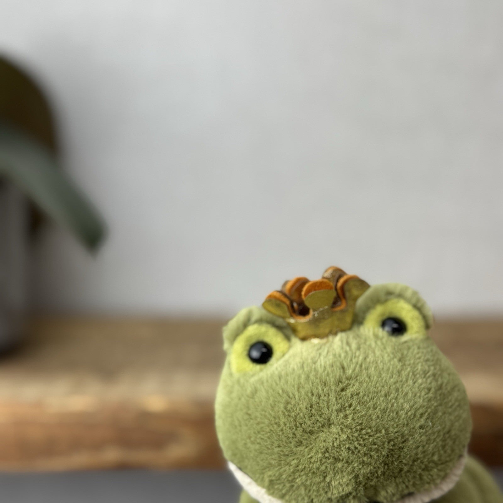 Jellycat Small Felipe Frog Prince - Little Frog In Crown Retired Frog Small 6”