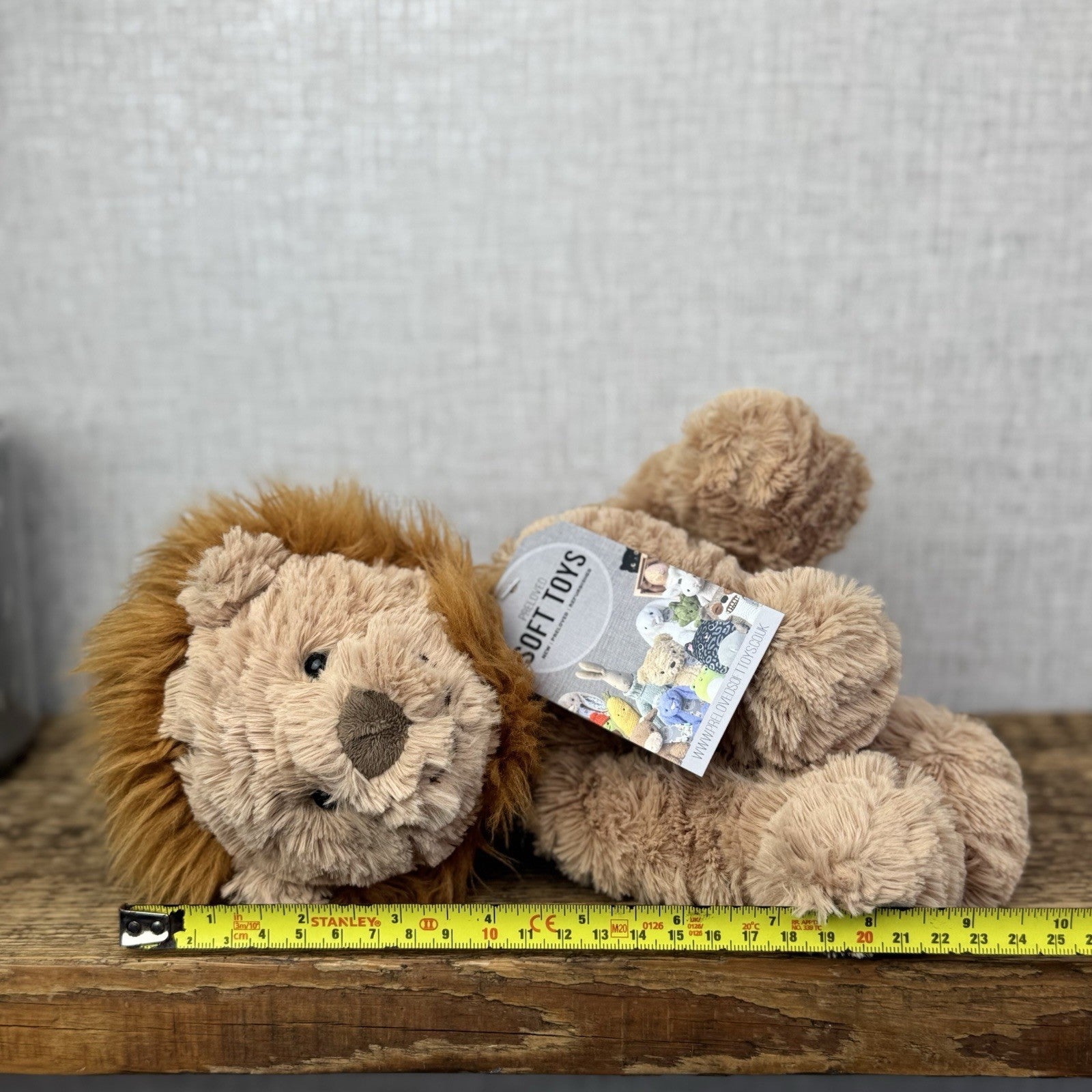 Jellycat Medium Fuddlewuddle Lion - Textured Sitting Lion Beanie Soft Toy 9”