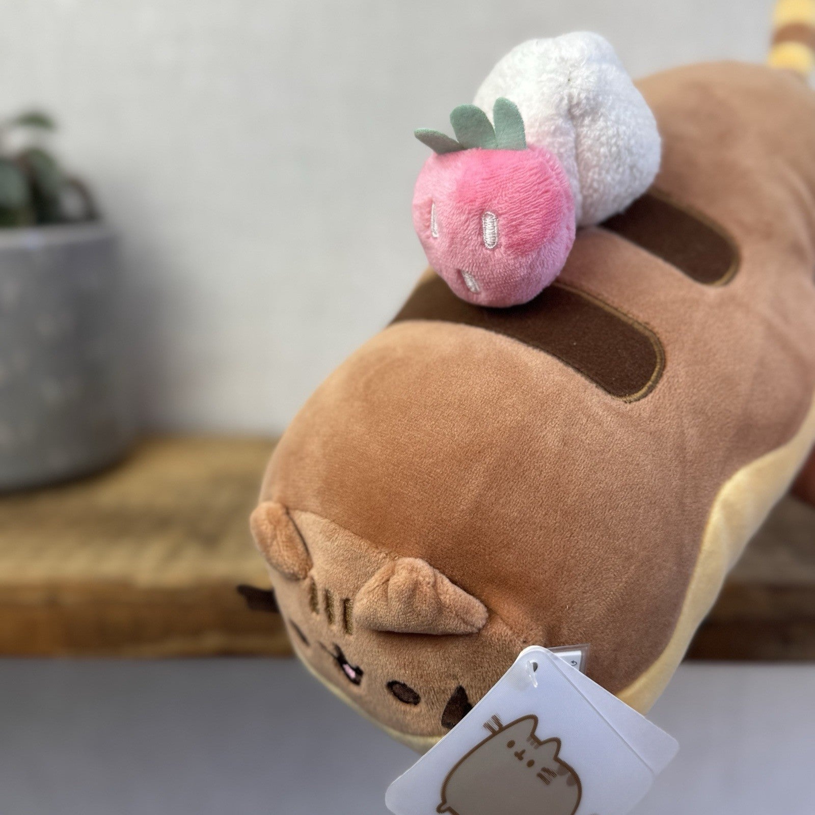 Gund Pusheen Cat - Pusheen Eclair Squisheen - New With Tags Collectible 10"