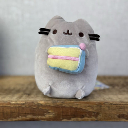 Gund Pusheen Cat - Birthday Cake Pusheen Small Soft Toy Cat With Cake 5"