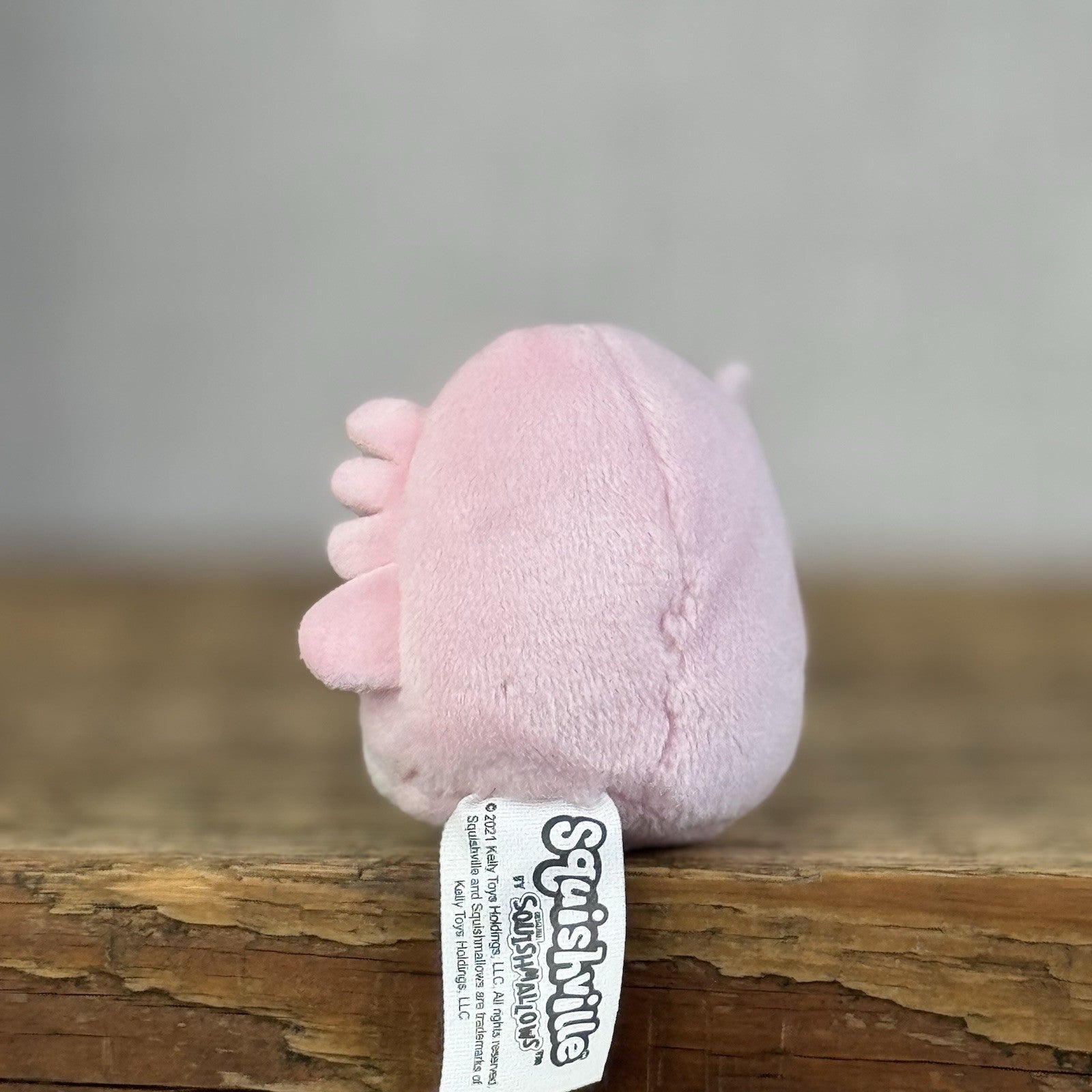 Squishmallow Squishville - Mini Pink Axolotl Soft Toy - Archie Axoltl Sea Plush