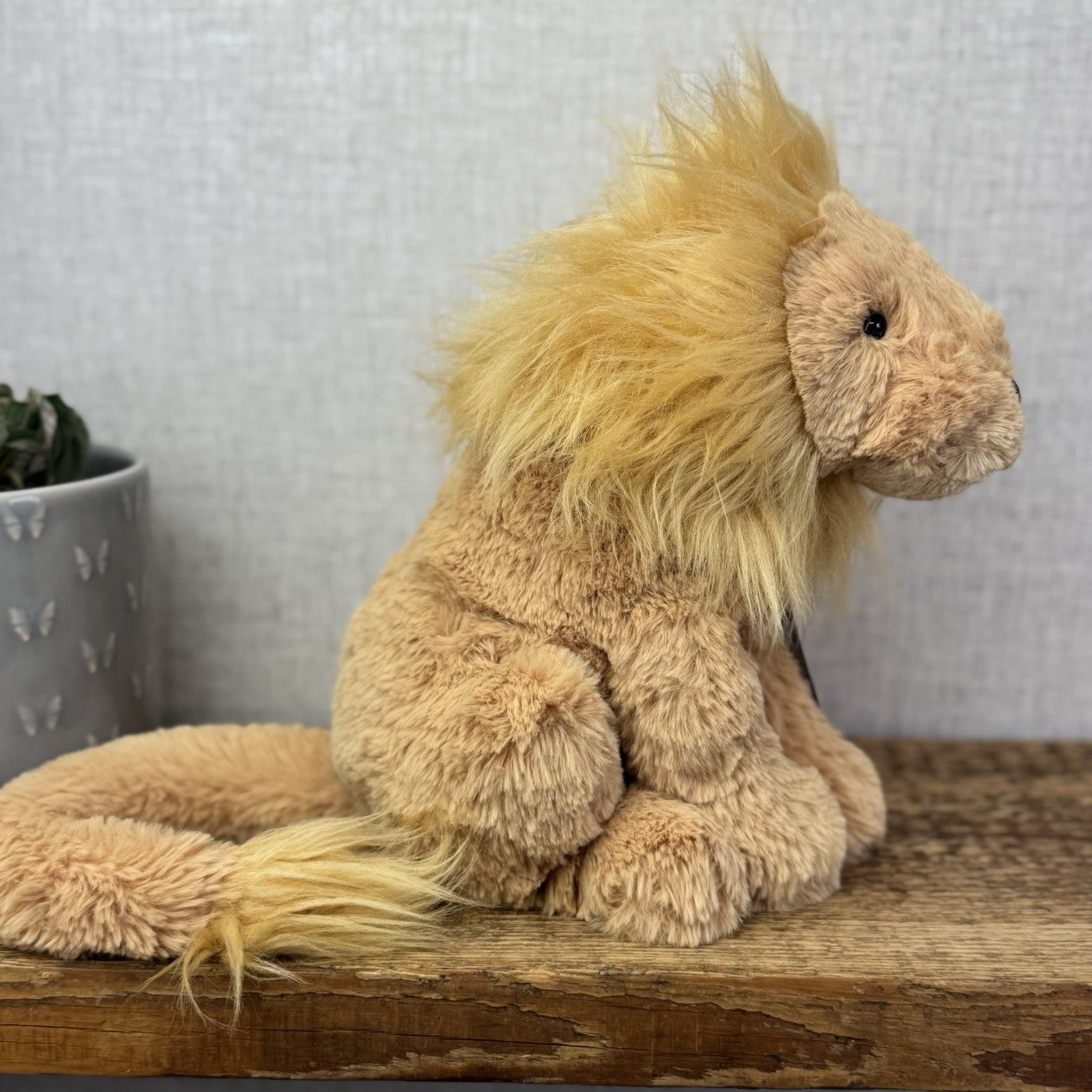 Jellycat Leonardo Lion Medium Wild CatTail - Sitting Lion Beanie Plush Retired