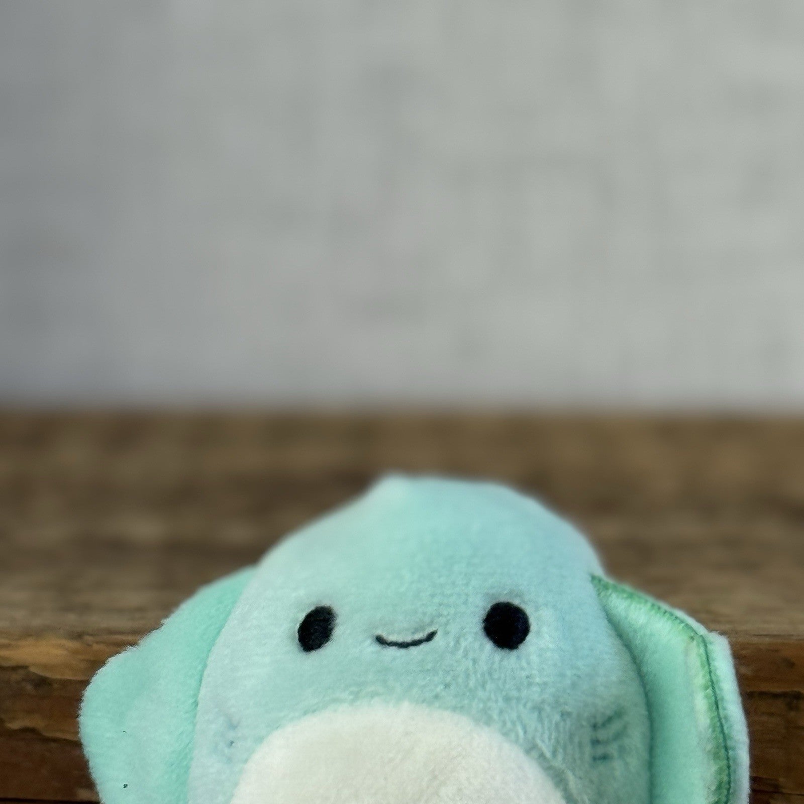 Squishmallow Squishville - Maggie The Blue Stingray Sea Creature Soft Toy Mini