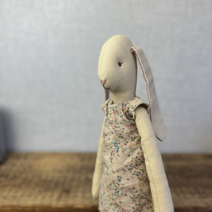 Maileg Medium Bunny 2016 - ID 16-3200-00 - Floral Set Rabbit Retired - 18”/51cm