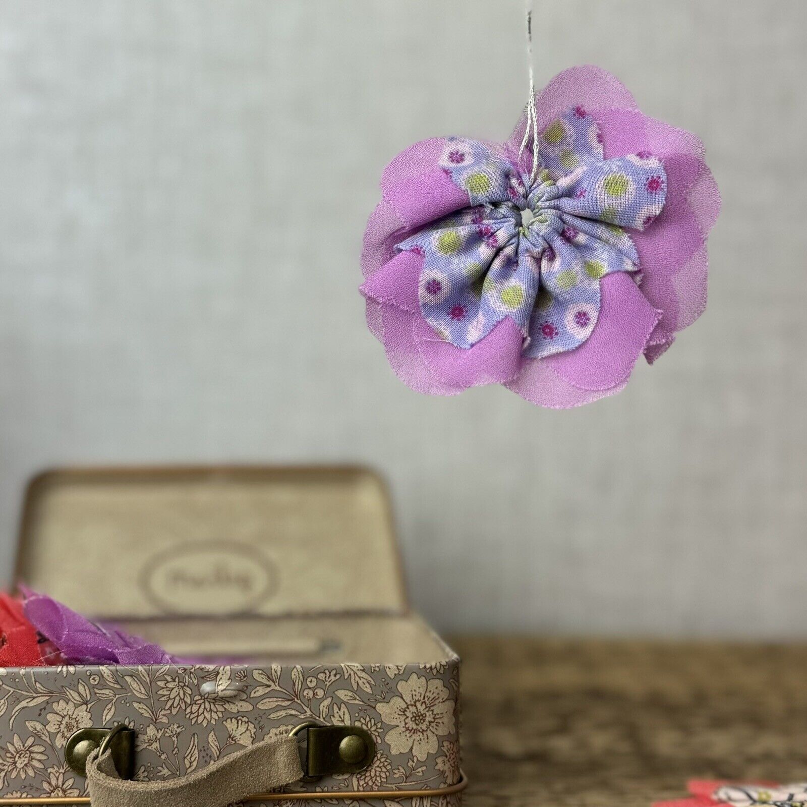 Maileg Flower Decorations x6 - 3 Pink & 3 Purple - With suitcase New Retired 