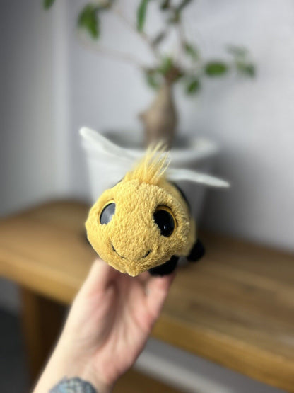Jellycat Frizzles Bee - Jellycat Small Bee  - Frizzles - Big Eye Bee Bug Small