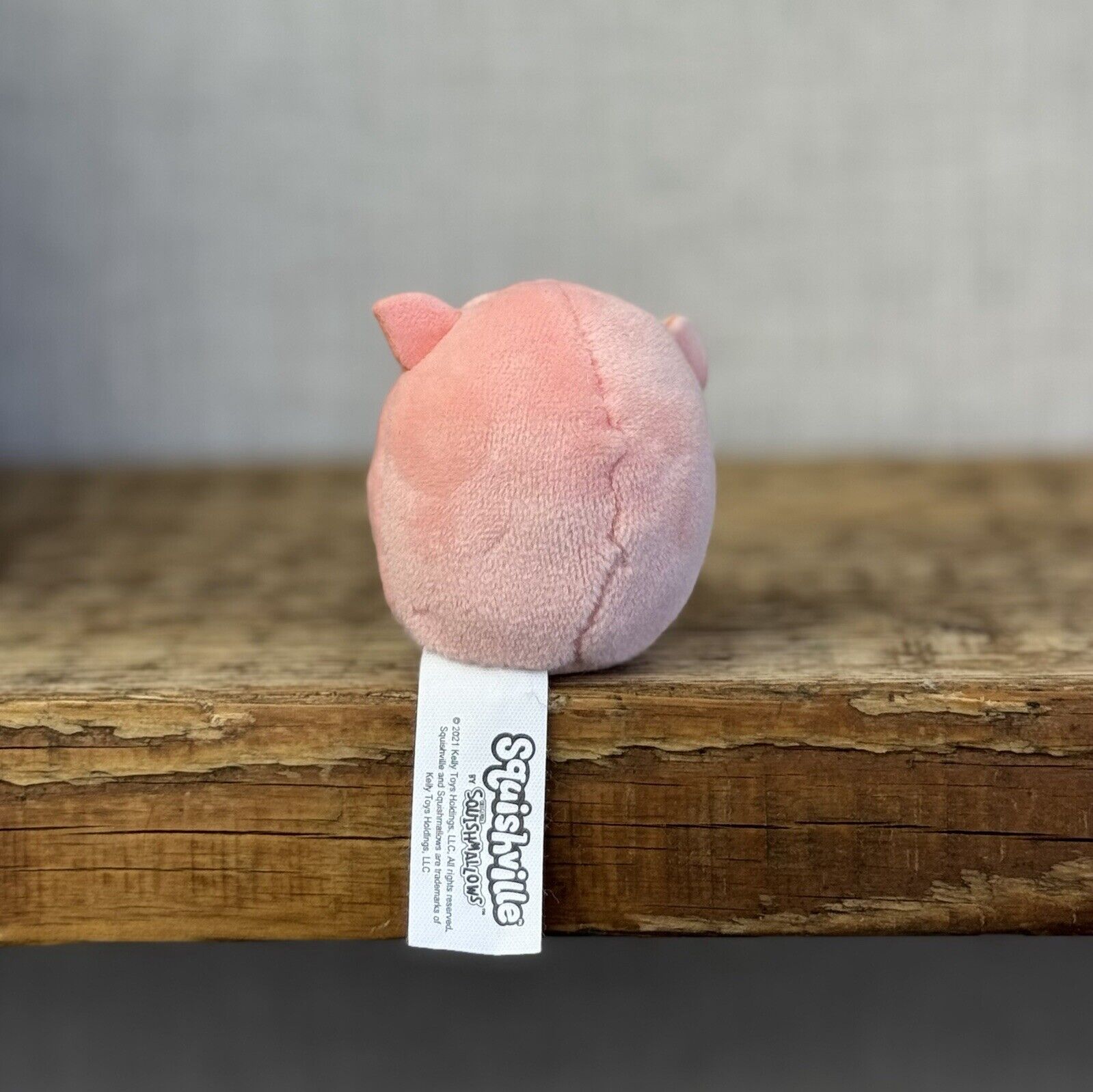 Squishmallow Squishville - Petra Pink Pig Tiny 2" - 2021 Farm Squishville 