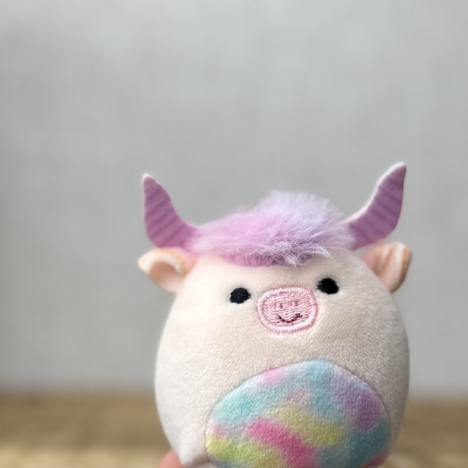 Squishmallow Squishville - Dagnus Highland Cow - Mini Pink Tie Dye Cow Plush 2" 