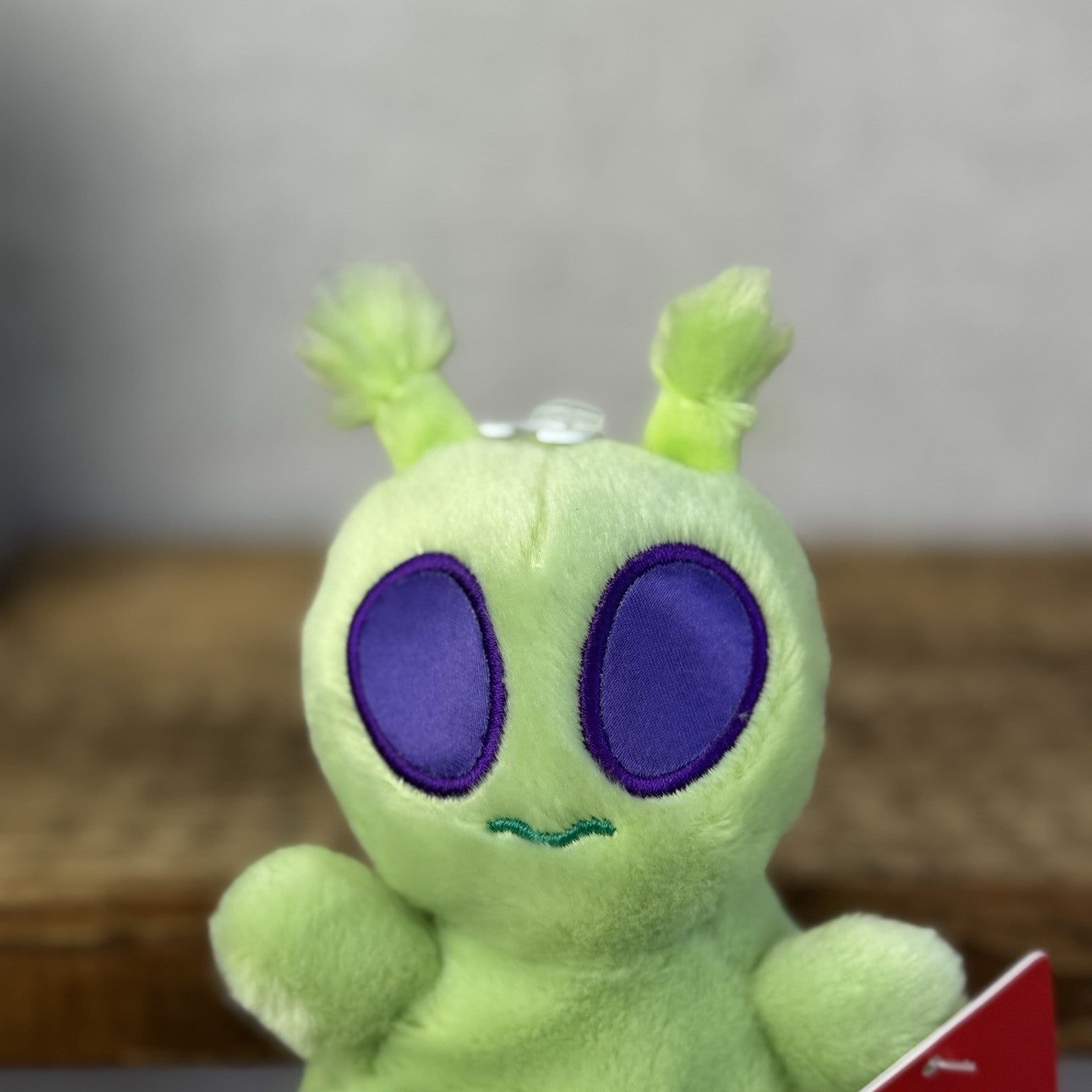 Aurora - Palm Pals Mini Beanbag Plush - Ross Alien Green Alien Soft Toy 5”