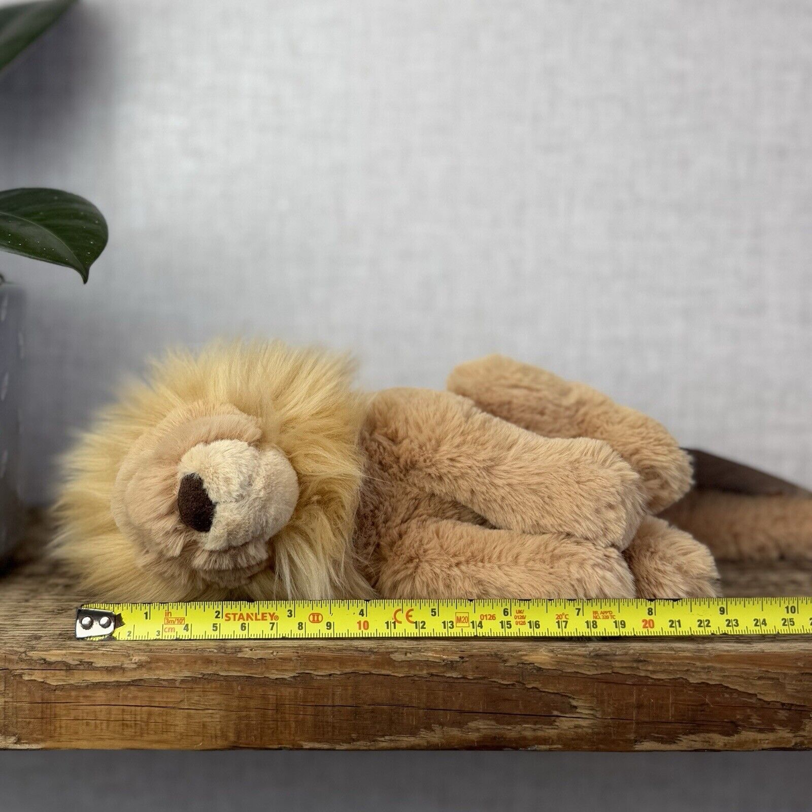 Jellycat Leonardo Lion Small Cat Long Tail - Sitting Jellycat Lion Small 7”
